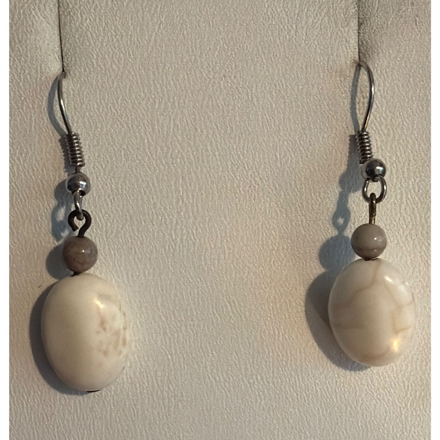 Other Vintage Silver Tone Dangle Earrings Natural Howlite Stone 1. Size ONE SIZE - 1 Thumbnail