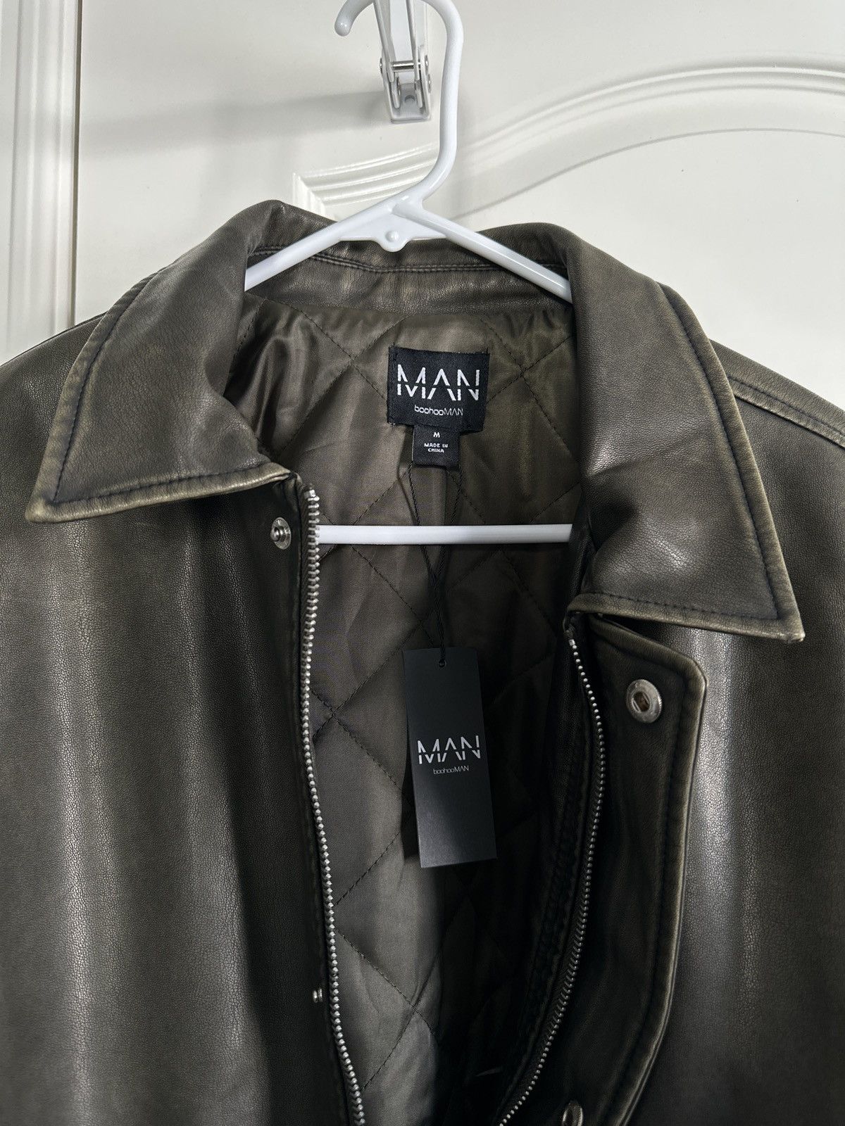 Boohoo Vintage style Boxy heavy PU leather collared bomber jacket Size US L / EU 52-54 / 3 - 5 Thumbnail
