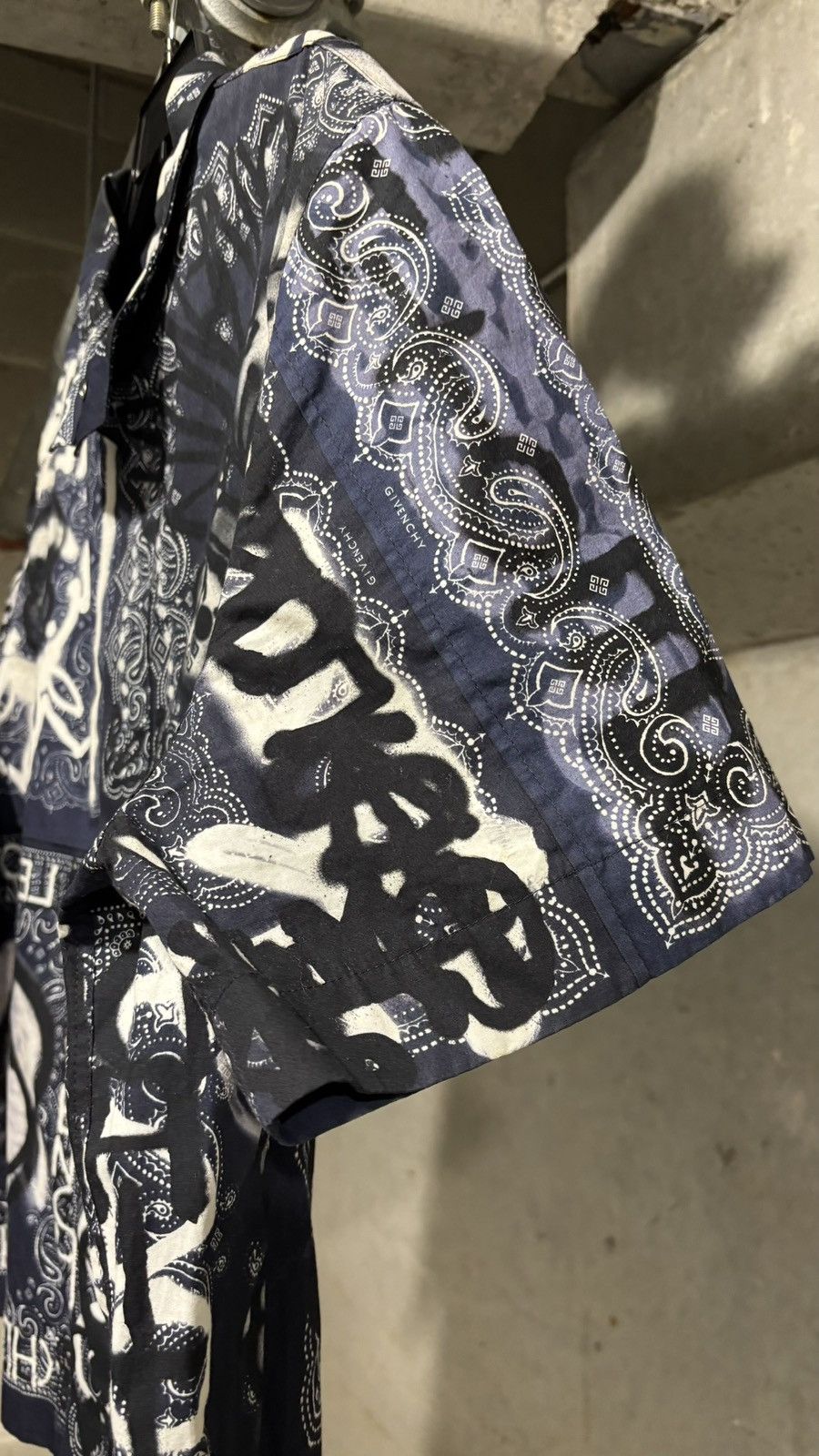 Chito × Givenchy Givenchy Chito Graffiti Bandana Button Up Size US M / EU 48-50 / 2 - 7 Thumbnail