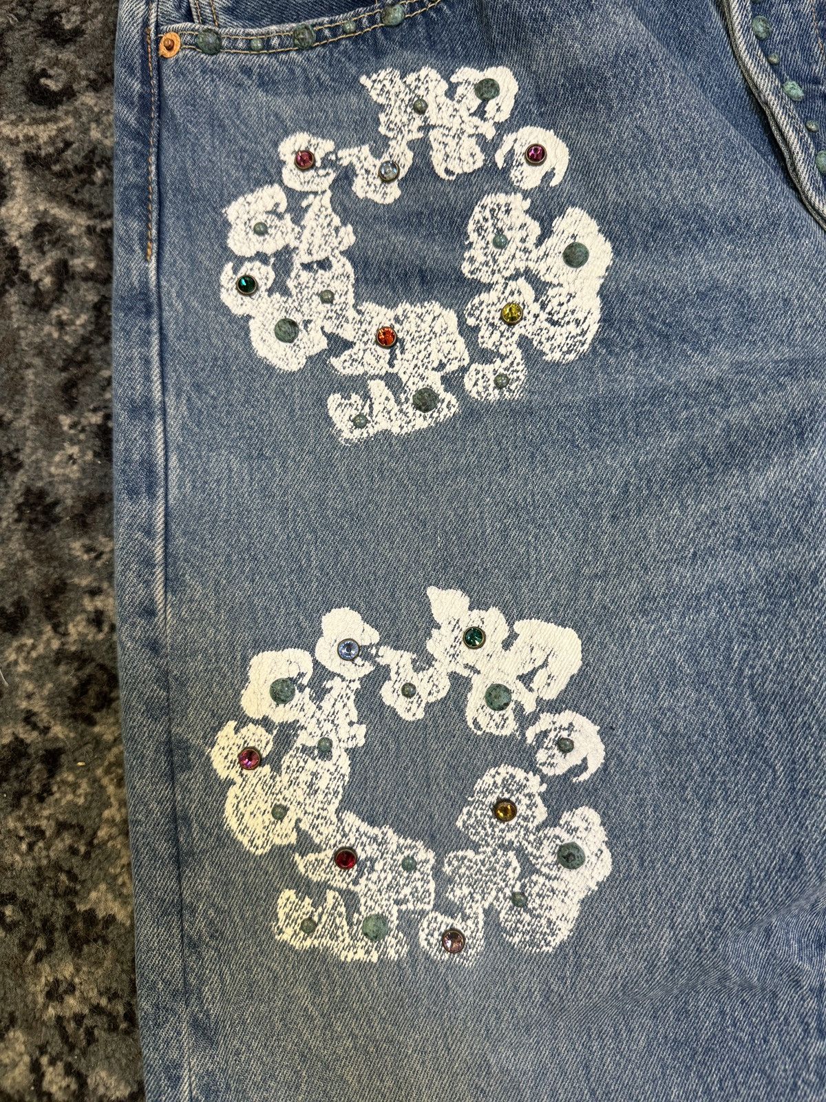 DENIM TEARS Levi's 501 Cotton Rhinestone Wreath Jeans Size 34 Size US 34 / EU 50 - 4 Thumbnail