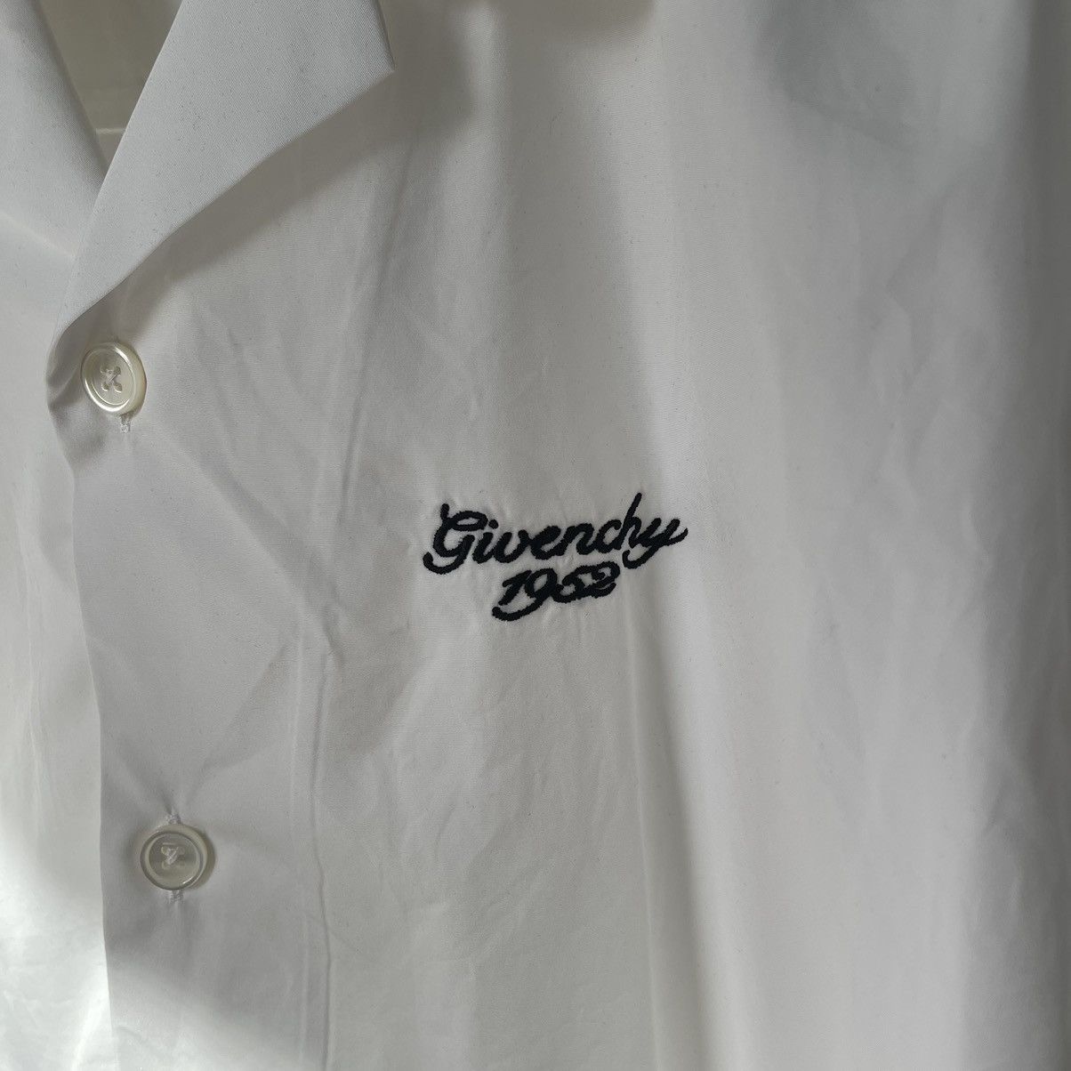 Givenchy Givenchy Men’s Poplin Small Logo Camp Shirt Size US XL / EU 56 / 4 - 2 Thumbnail