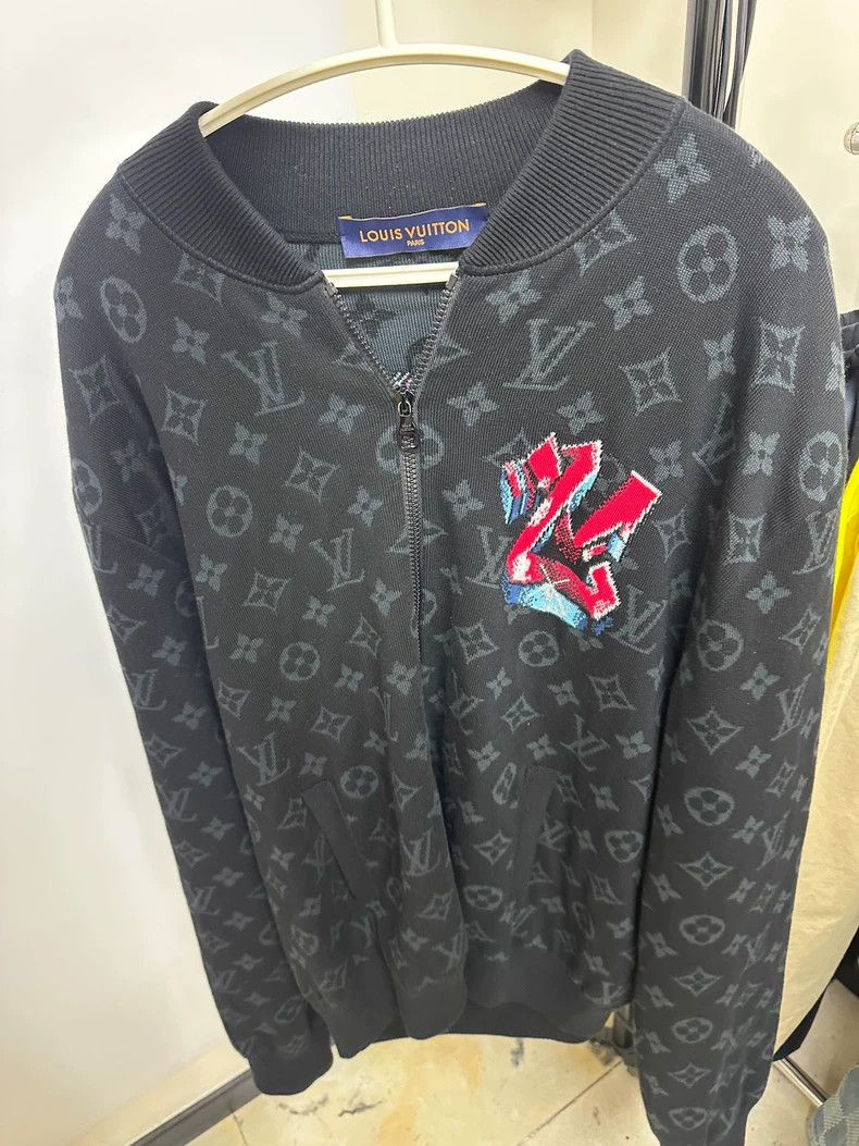 Louis Vuitton Louis Vuitton Black full-print zippered jacket Size US L / EU 52-54 / 3 - 1 Thumbnail