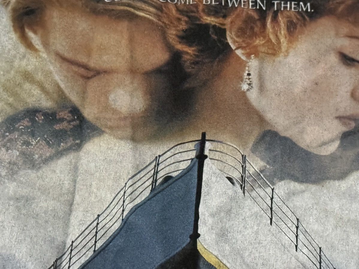 Vintage Vintage 90s Titanic Leonardo DiCaprio Bootleg T Shirt Size US XS / EU 42 / 0 - 4 Thumbnail