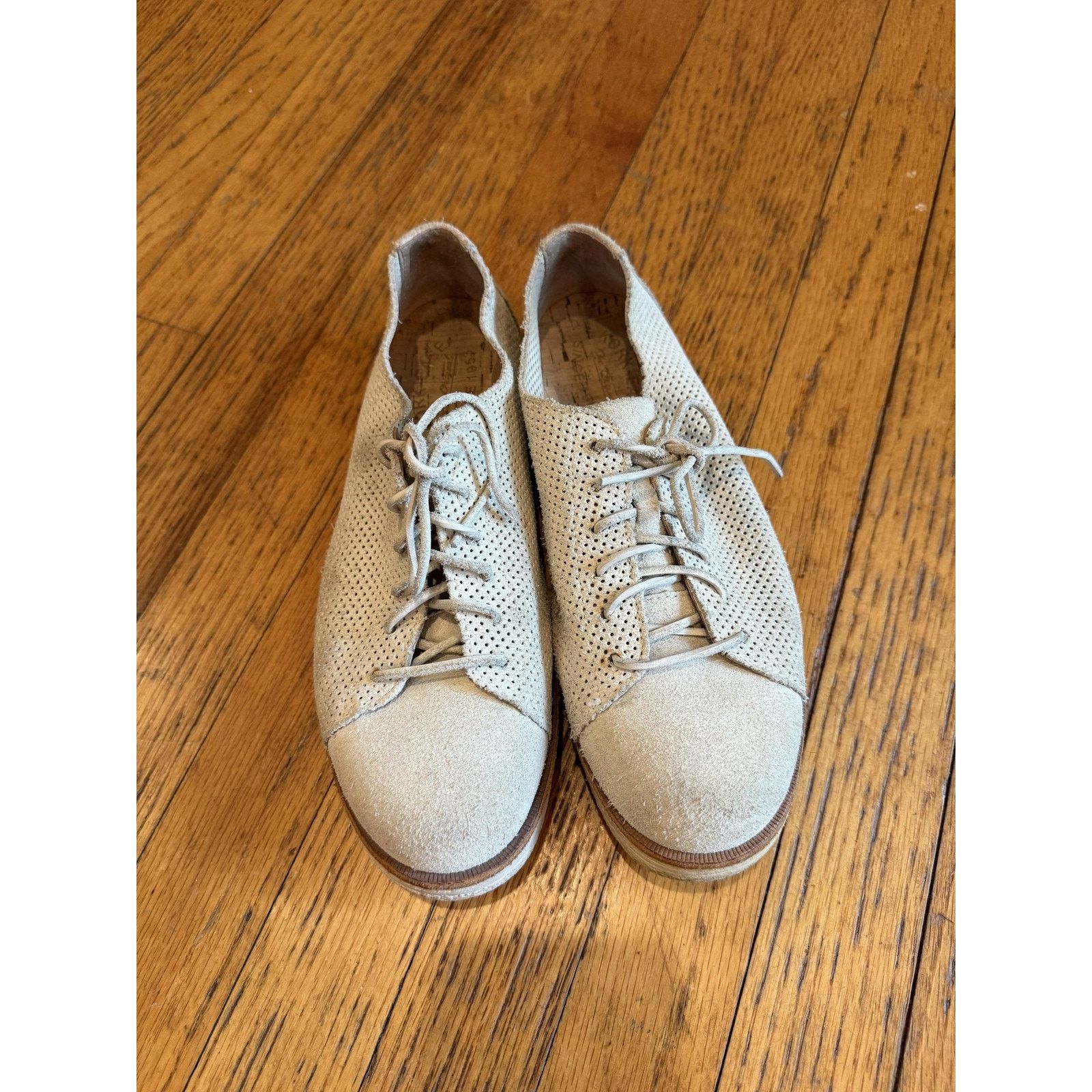 Kork-Ease Kork-Ease Shoes Size 8M Beige Perforated Leather Lace Up Size US 8 / IT 38 - 1 Thumbnail