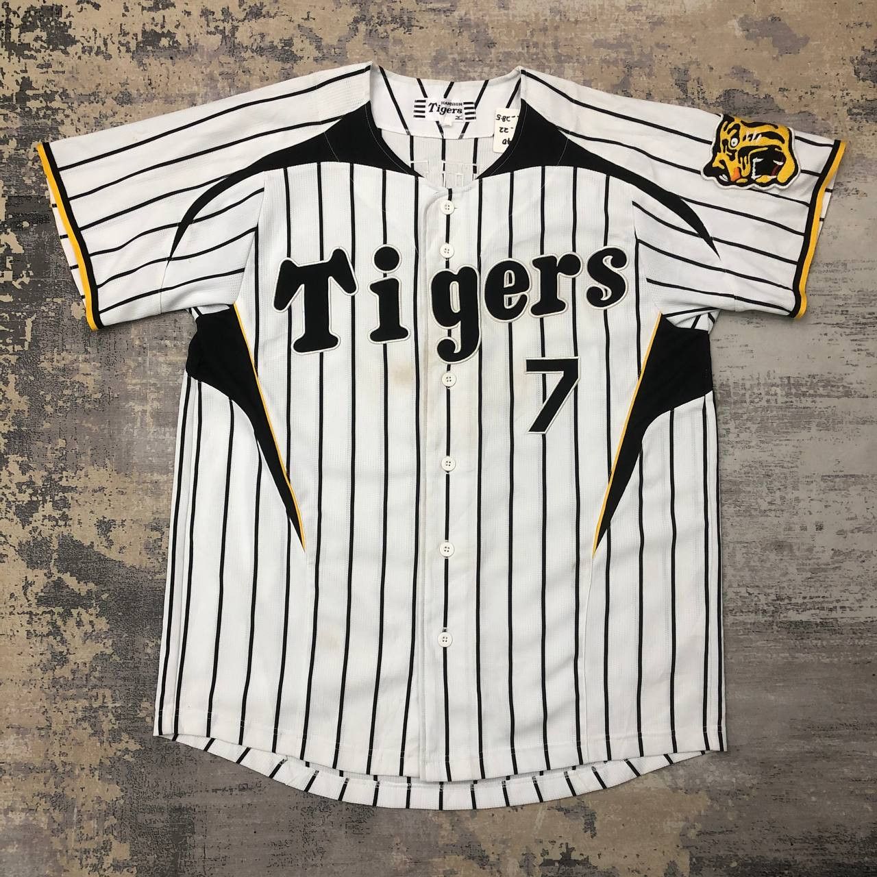 Mizuno T40 HANSHIN TIGER NISHIOKA MIZUNO BASEBALL JERSEY Size US L / EU 52-54 / 3 - 1 Thumbnail