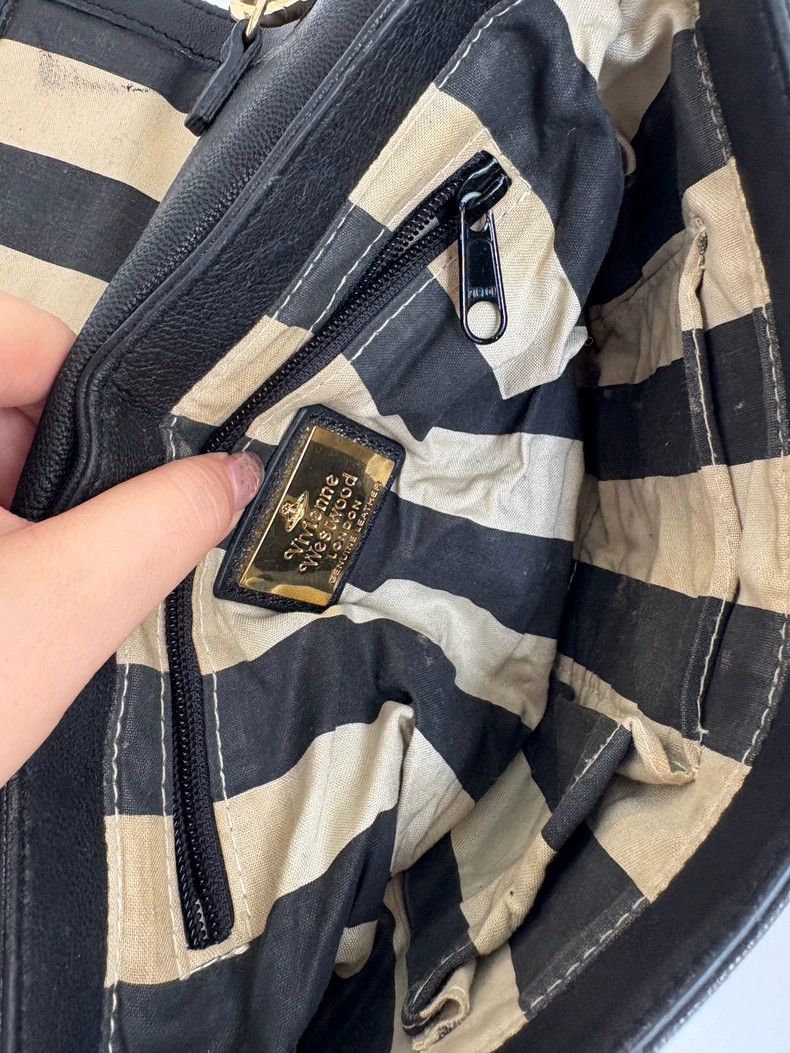 Vivienne Westwood Vivienne Westwood size os Black Saturn leather Saturn shoul Size ONE SIZE - 9 Thumbnail