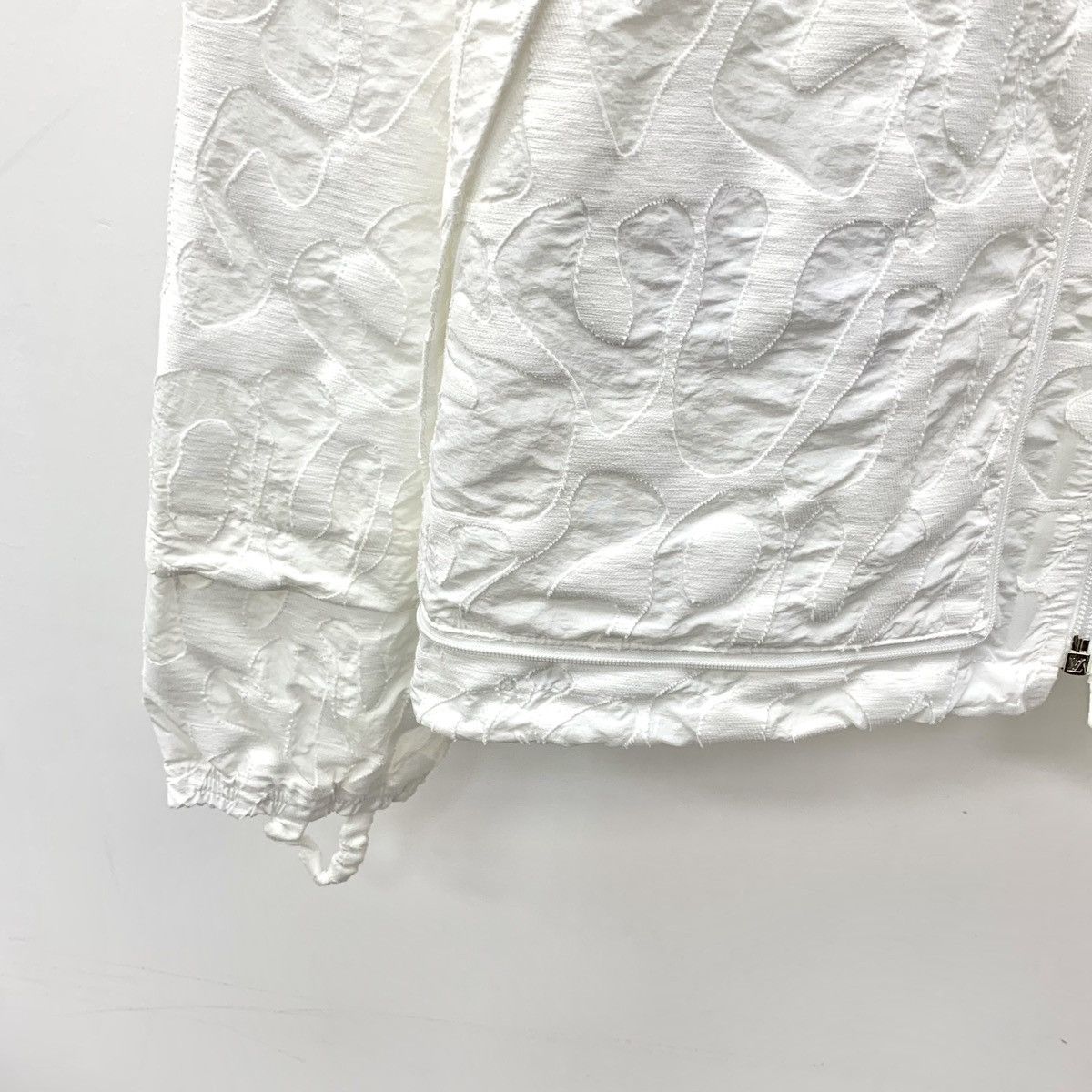 Louis Vuitton Louis Vuitton White Logo Embossed All Over Print Jacket Size US XL / EU 56 / 4 - 4 Thumbnail