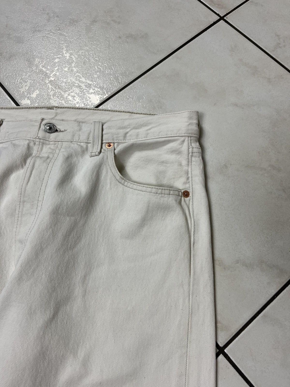 Levi's × Levi's Vintage Clothing × Vintage Vintage 501 90s Levi’s white denim jeans pants Size US 36 / EU 52 - 4 Thumbnail