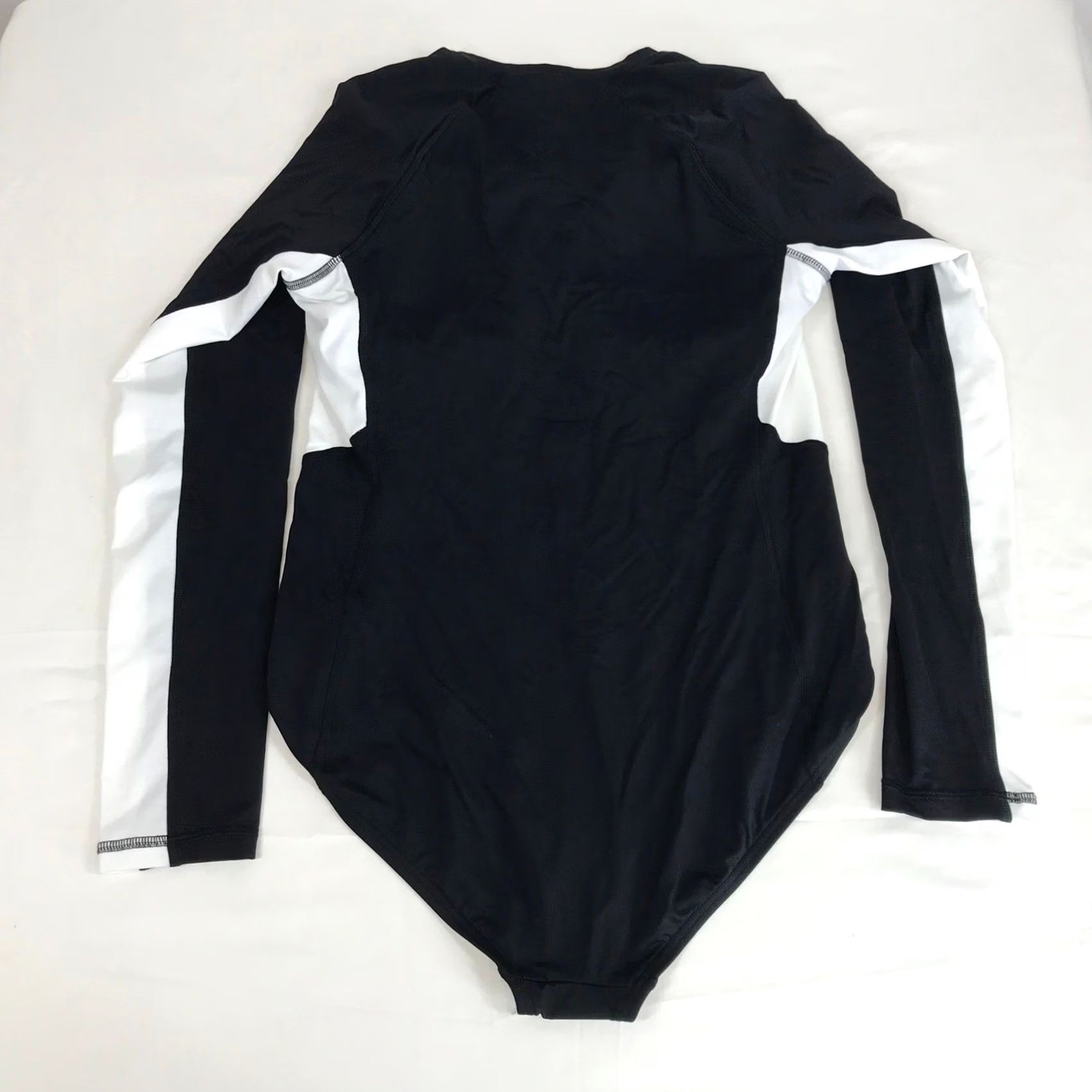 Lands' End Lands End Womens Rash Guard One Piece Colorblock Long Sleeve Size 10 Tall Black White UV Protection Zip Front Athletic Swimsuit Size L / US 10 / IT 46 - 4 Thumbnail
