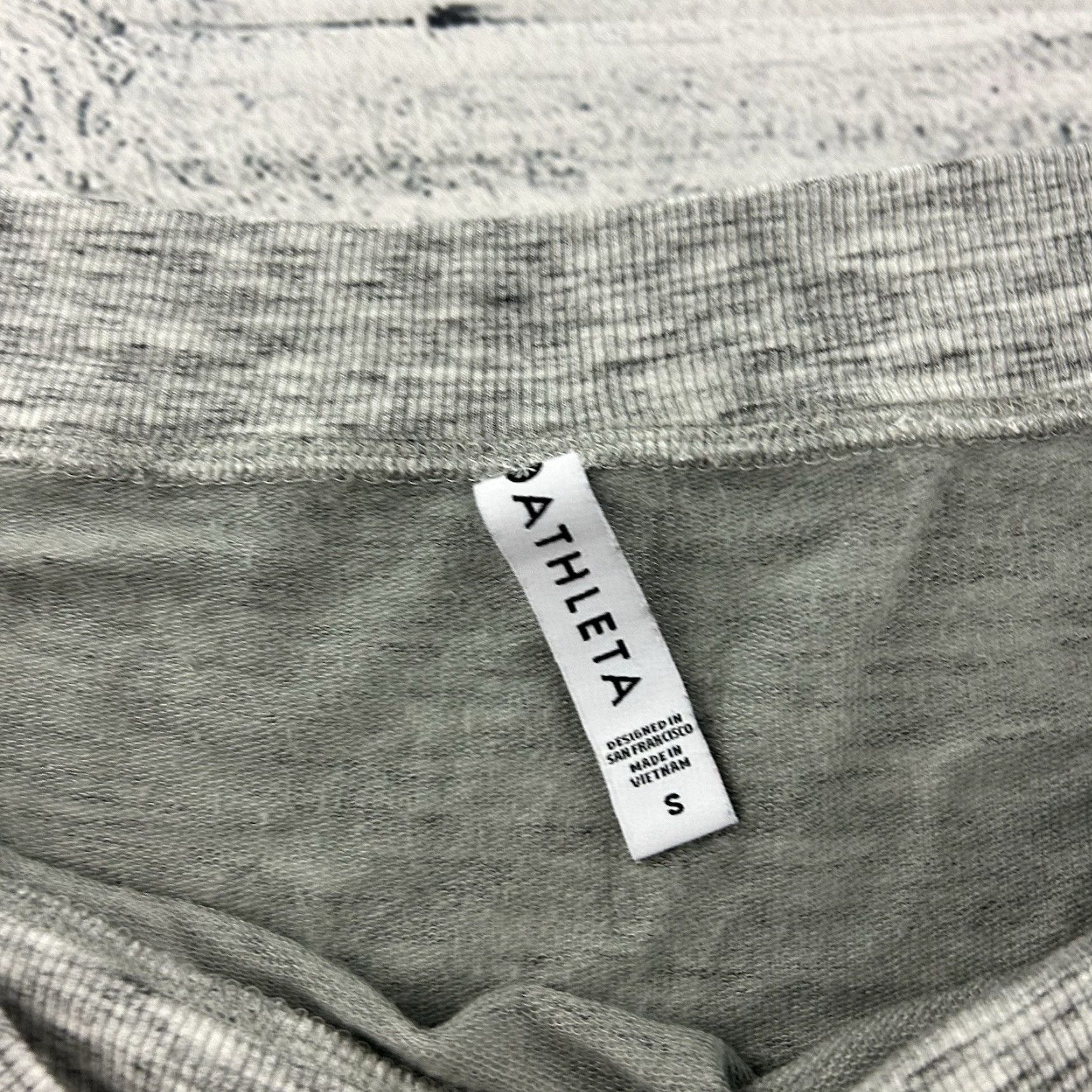 Athleta Athleta Boat Neck Long Sleeve Top Women's S Gray Super Soft Shirt Mens Womens Girls? Size S / US 4 / IT 40 - 2 Thumbnail