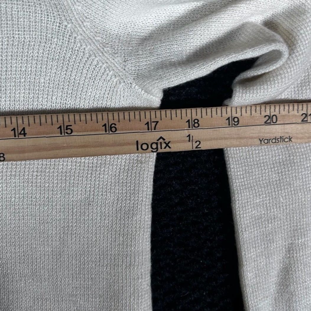 Vintage INHABIT White V Neck Linen Cashmere Blend Sweater Pullover Women Petite Small Knit Pullover V-Neck Pullover Womens 90s Vintage Y2k Size XXS / US 00 / IT 34 - 4 Thumbnail