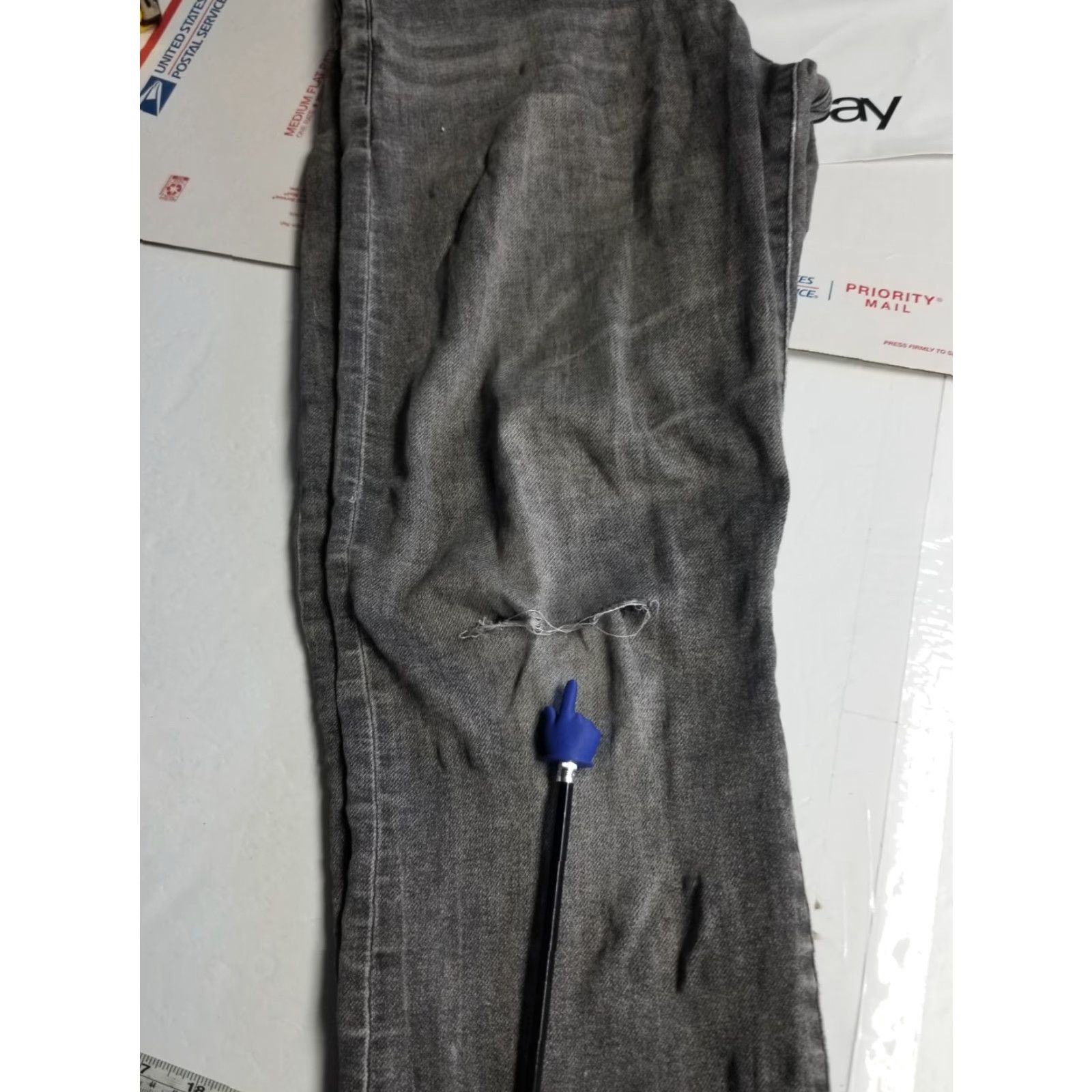 Scotch & Soda Scotch & Soda Jeans Mens 32x32 Gray Button Fly Distressed See Pics Size US 32 / EU 48 - 7 Thumbnail