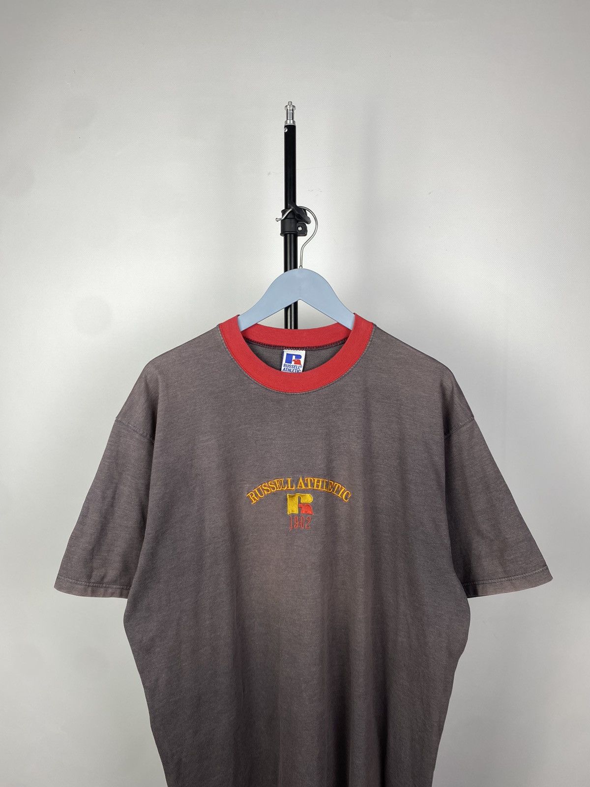Russell Athletic × Vintage Vintage 00s Faded Russell Athletic centre Logo T-shirt Size US L / EU 52-54 / 3 - 2 Thumbnail