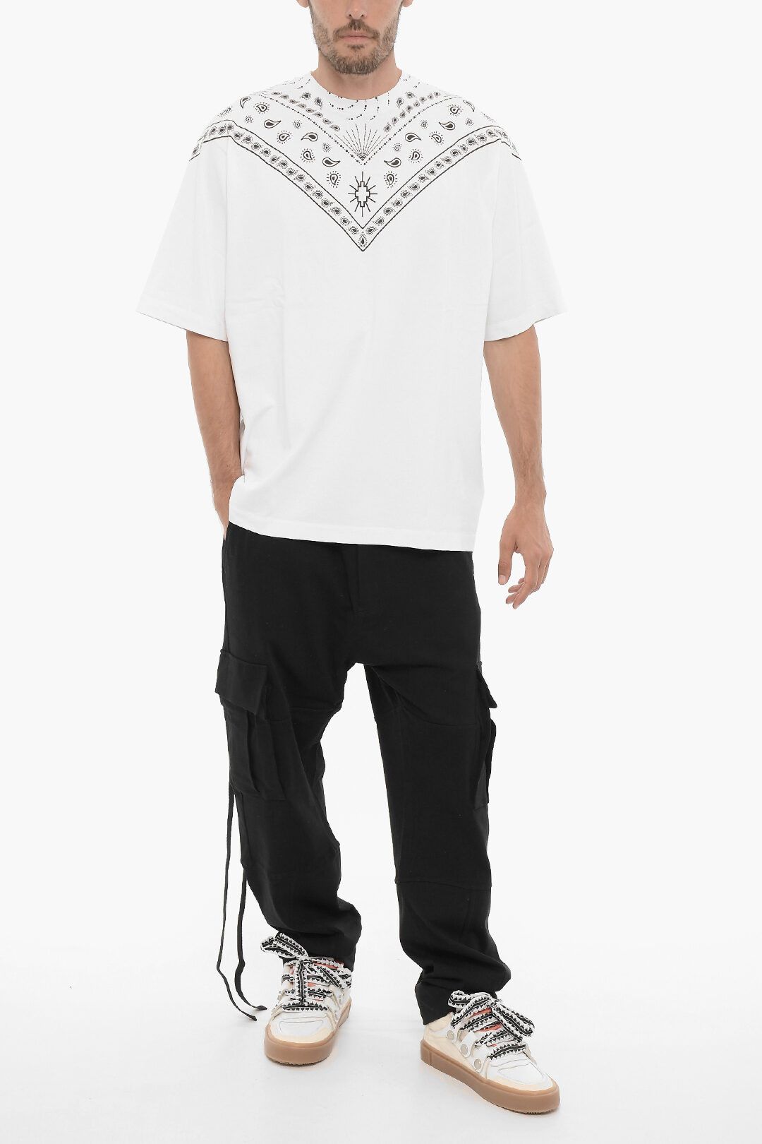 Marcelo Burlon og1mm0824 Bandana Motif Crewneck T-Shirt in White Size US M / EU 48-50 / 2 - 4 Thumbnail