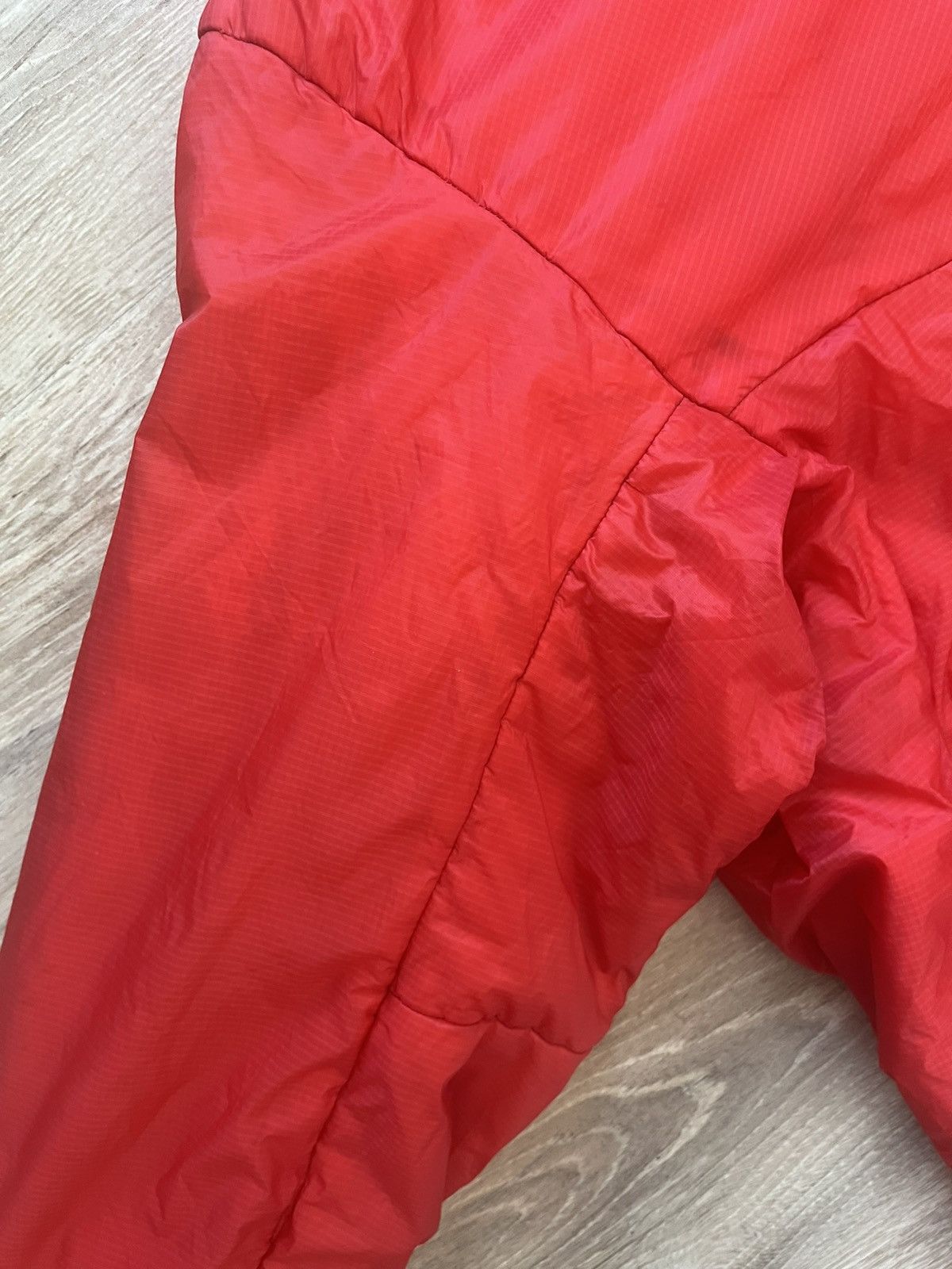 Arc'teryx Arcteryx atom red jacket gorpcore streetwear Size US M / EU 48-50 / 2 - 6 Thumbnail