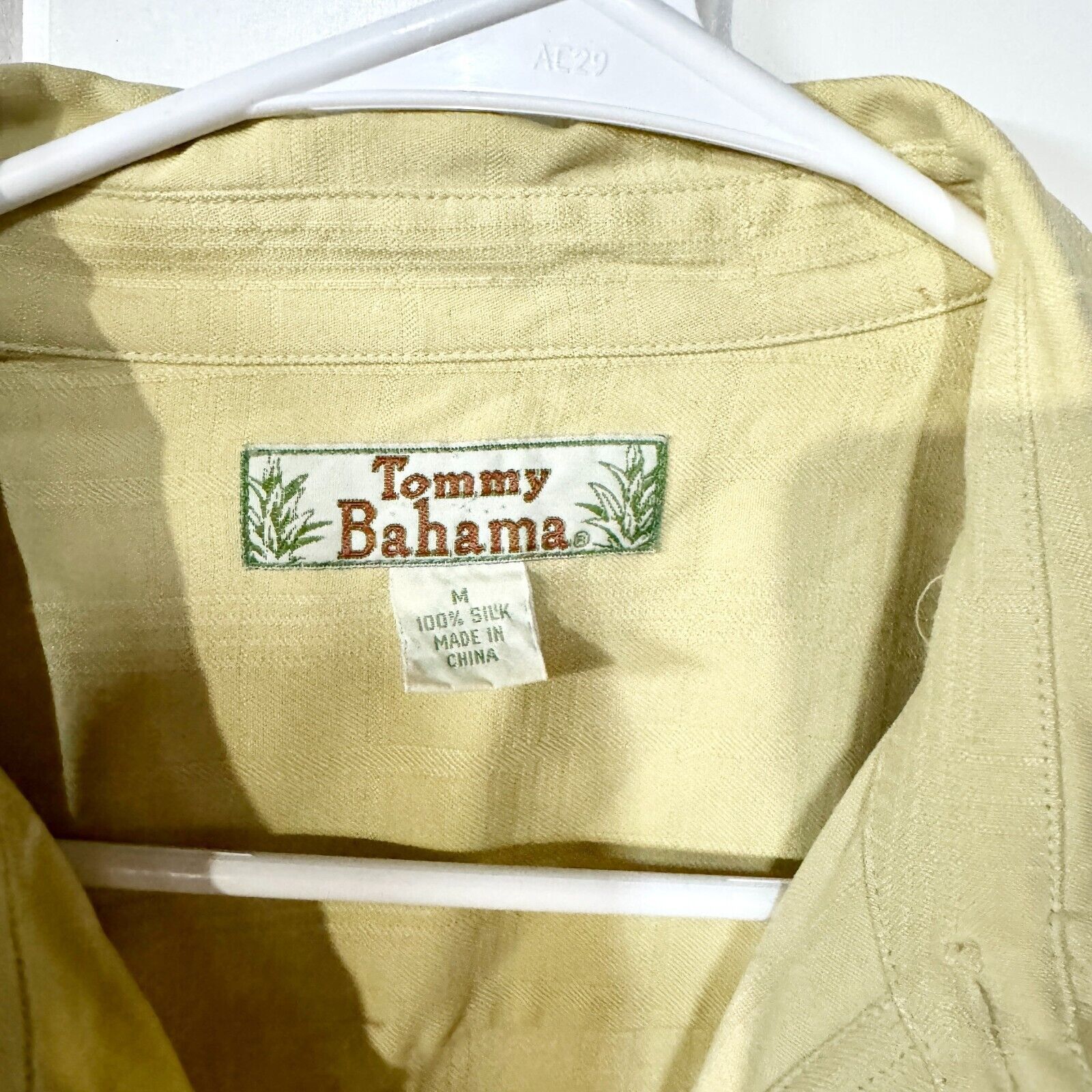 Tommy Bahama Tommy Bahama Button Down Size M Green Silk Long Sleeve Size US M / EU 48-50 / 2 - 2 Thumbnail