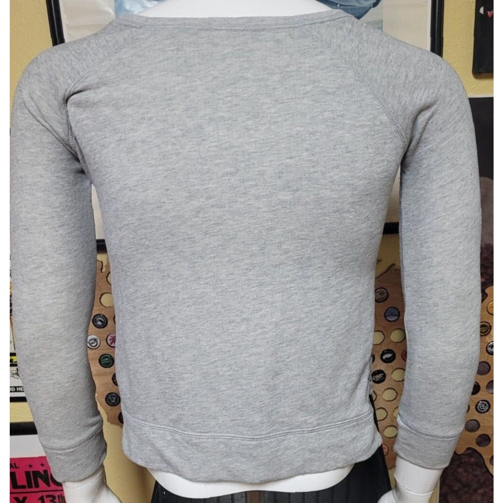 Old Navy VINTAGE Old Navy Beach Scene Crew Sweatshirt Girls Jrs 10-12 80s 90s Retro Gray Crew Neck Long Sleeve Sweatshirt Women Junior Size S Boys Girls? Size L / US 10 / IT 46 - 4 Thumbnail