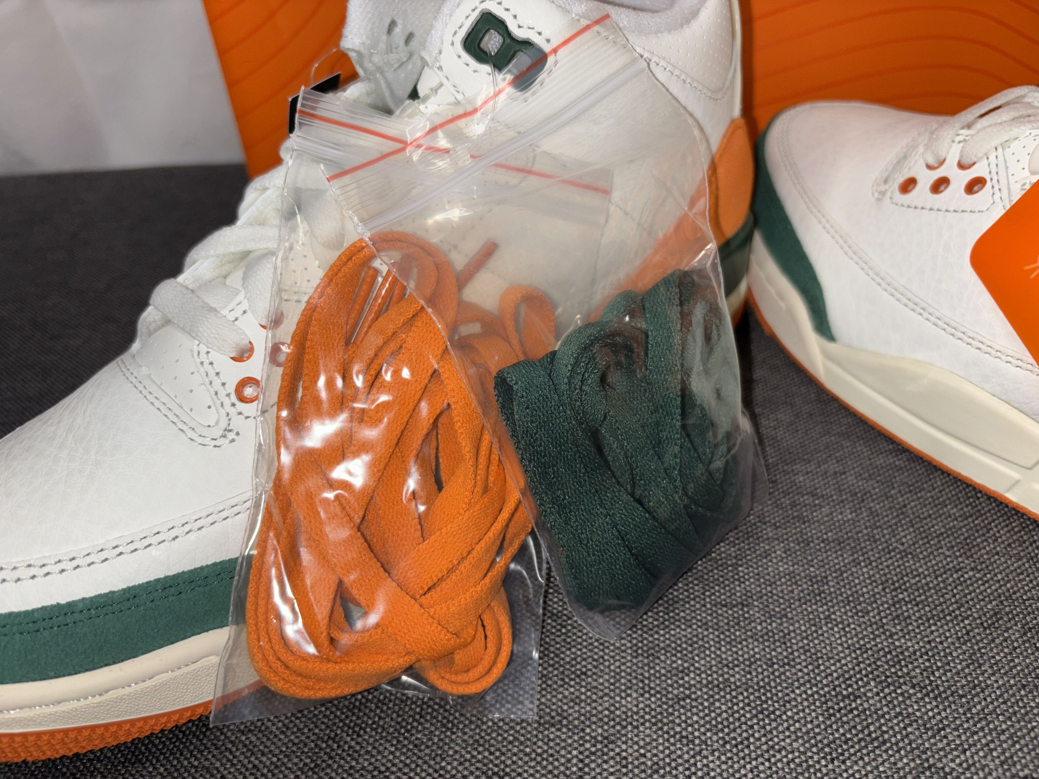 Jordan Brand Nike Air Jordan 3 Retro OG SP SoleFly Miami 7.5 IF4491-100 Size US 7.5 / EU 40-41 - 17 Thumbnail