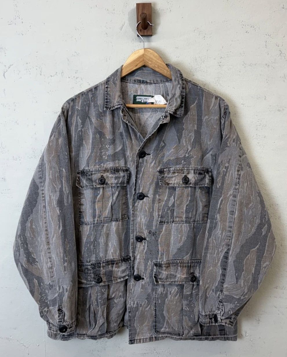 SafTbak Vintage SafTbak Tiger Stripe Camo Hunting Jacket USA Size US XL / EU 56 / 4 - 1 Thumbnail