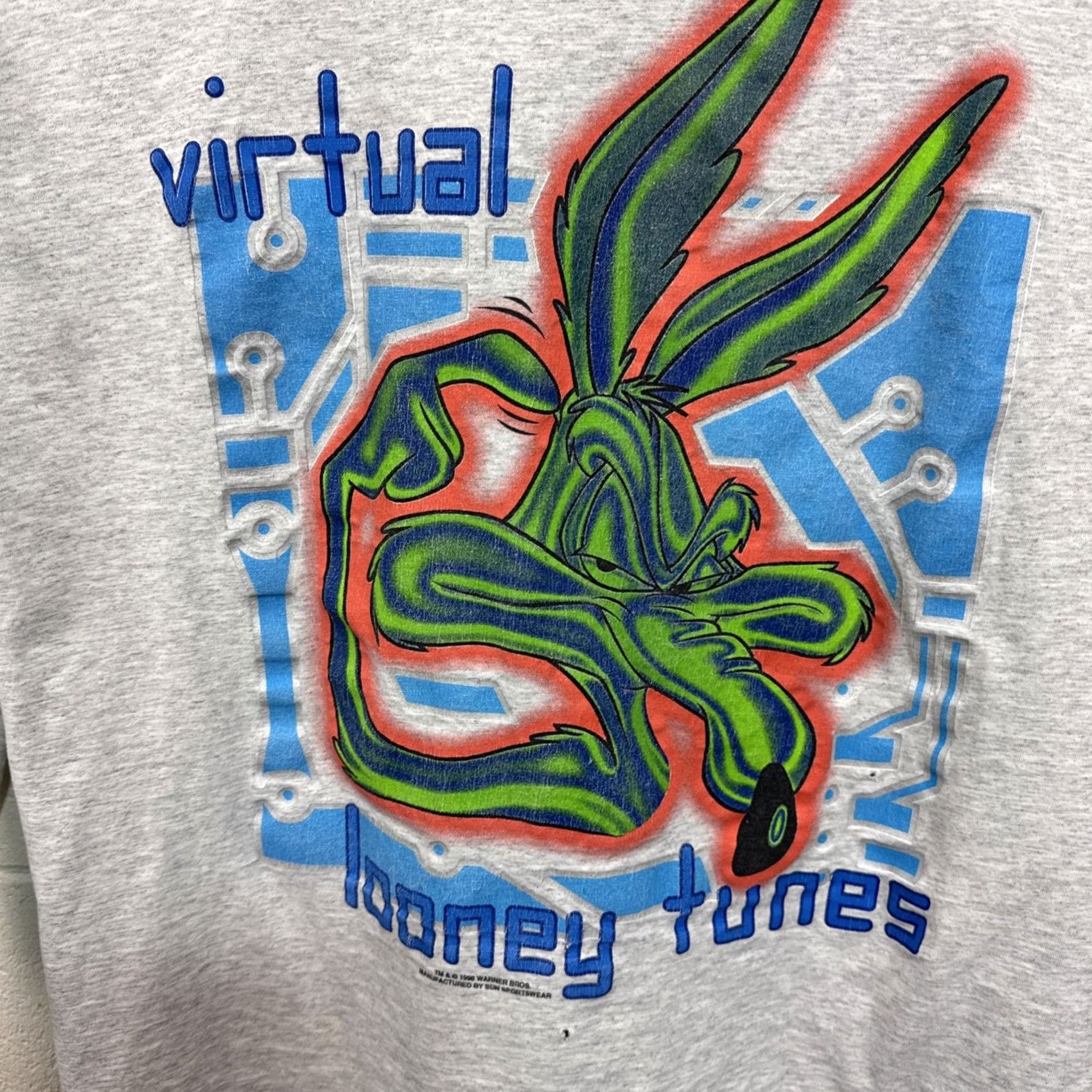 Vintage VINTAGE 1996 Looney Tunes Wile E Coyote Roadrunner L/S T Shirt XL Unisex Gray Graphic Tee Size US XL / EU 56 / 4 - 2 Thumbnail