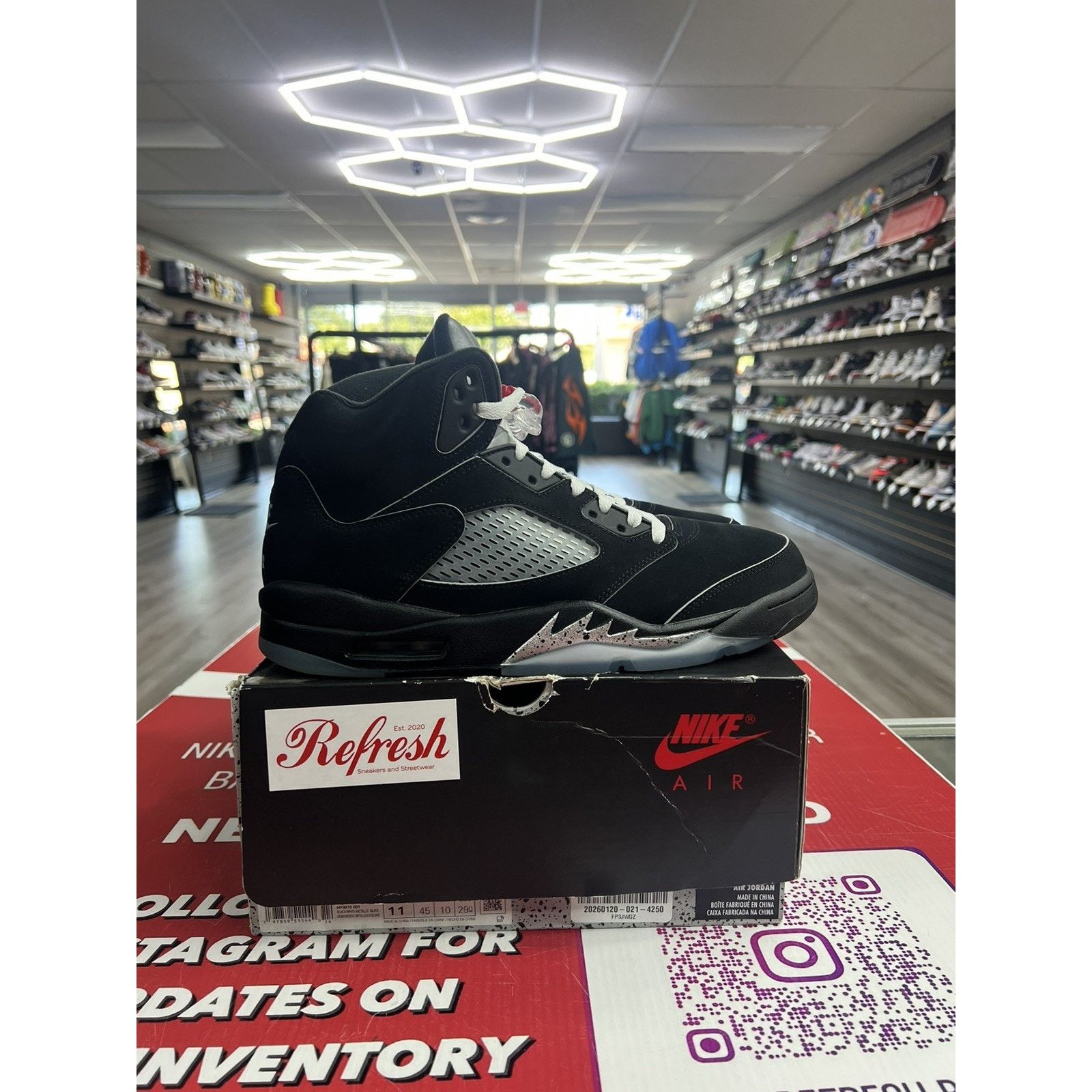 Jordan Brand Air Jordan 5 Black Metallic Reimagined Size 11 HF3975-001 Size US 11 / EU 44 - 1 Thumbnail