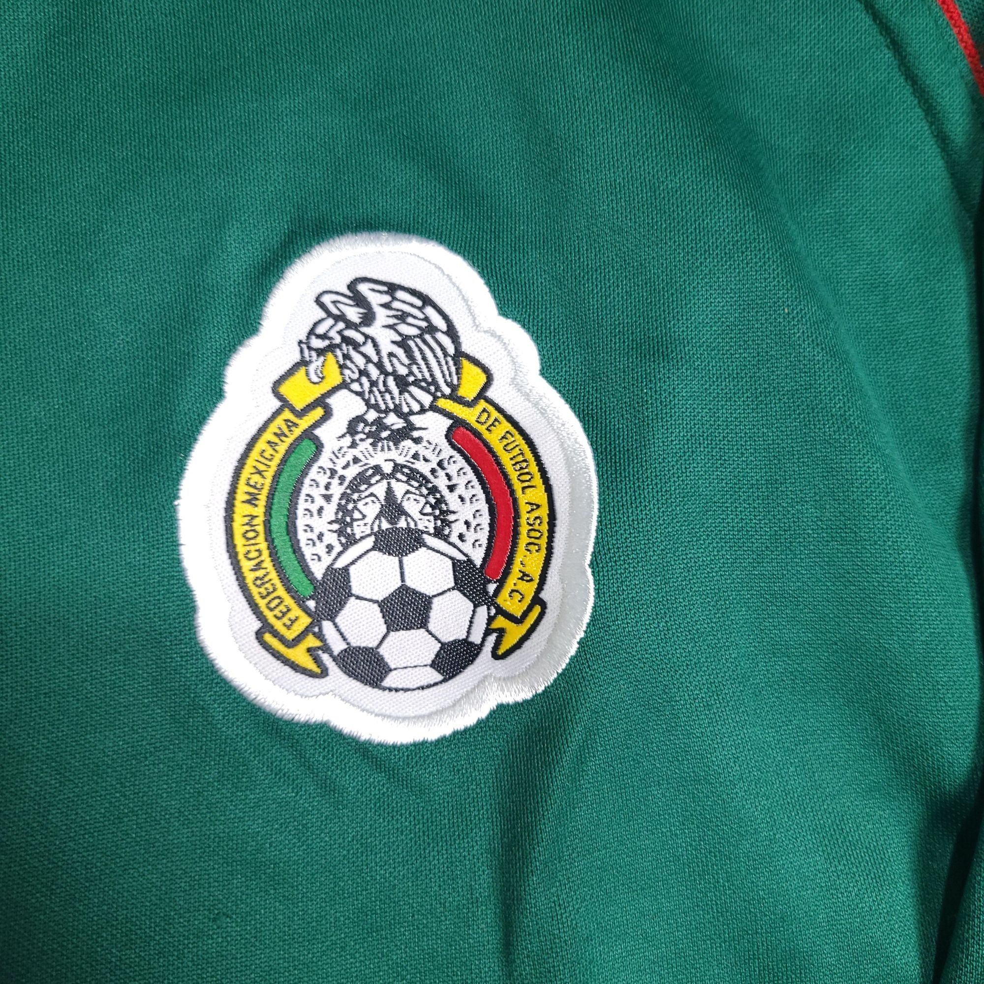Atletica Blanco Mexico 2002 WORLD CUP Atletica Home Jersey M Size US M / EU 48-50 / 2 - 6 Thumbnail