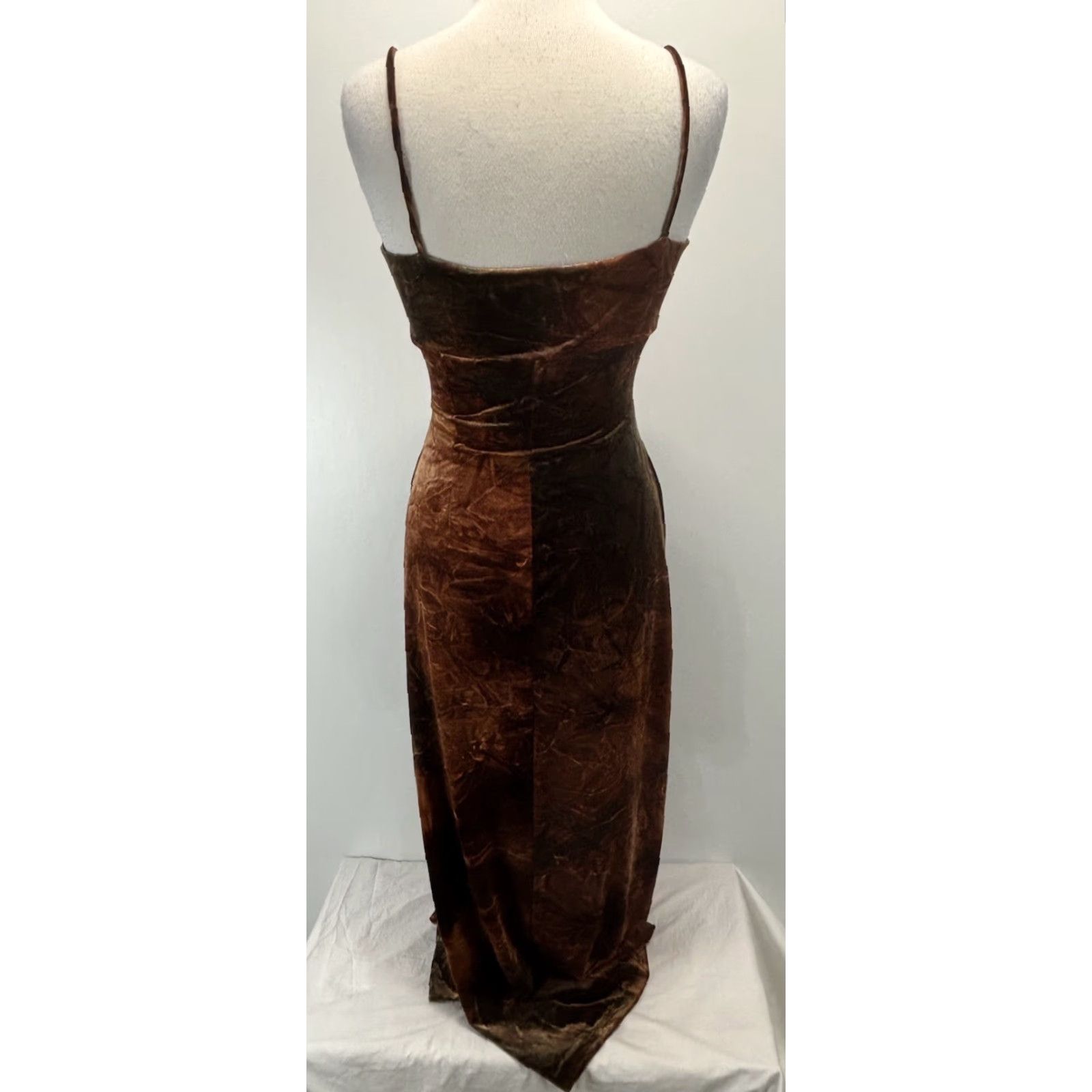Vintage VINTAGE Alexia Admor Crushed Velvet Maxi Dress Gown Large L Sleeveless Sweetheart Pullover Formal Party/Cocktail Brown USA Women Velvet Stretch 90s? Size L / US 10 / IT 46 - 3 Thumbnail