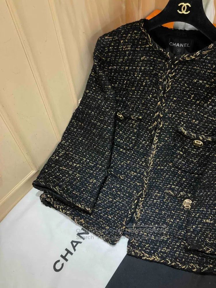 Chanel Chanel 19a Egyptian black gold silhouette coat Size XS / US 0-2 / IT 36-38 - 3 Thumbnail