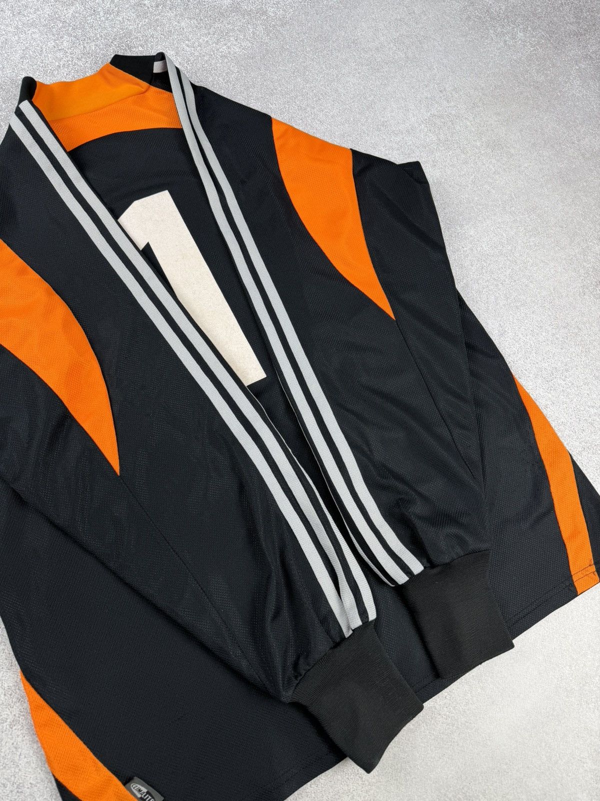 Adidas Vintage Adidas Goalkeeper Jersey Men’s Size M Size US M / EU 48-50 / 2 - 16 Thumbnail