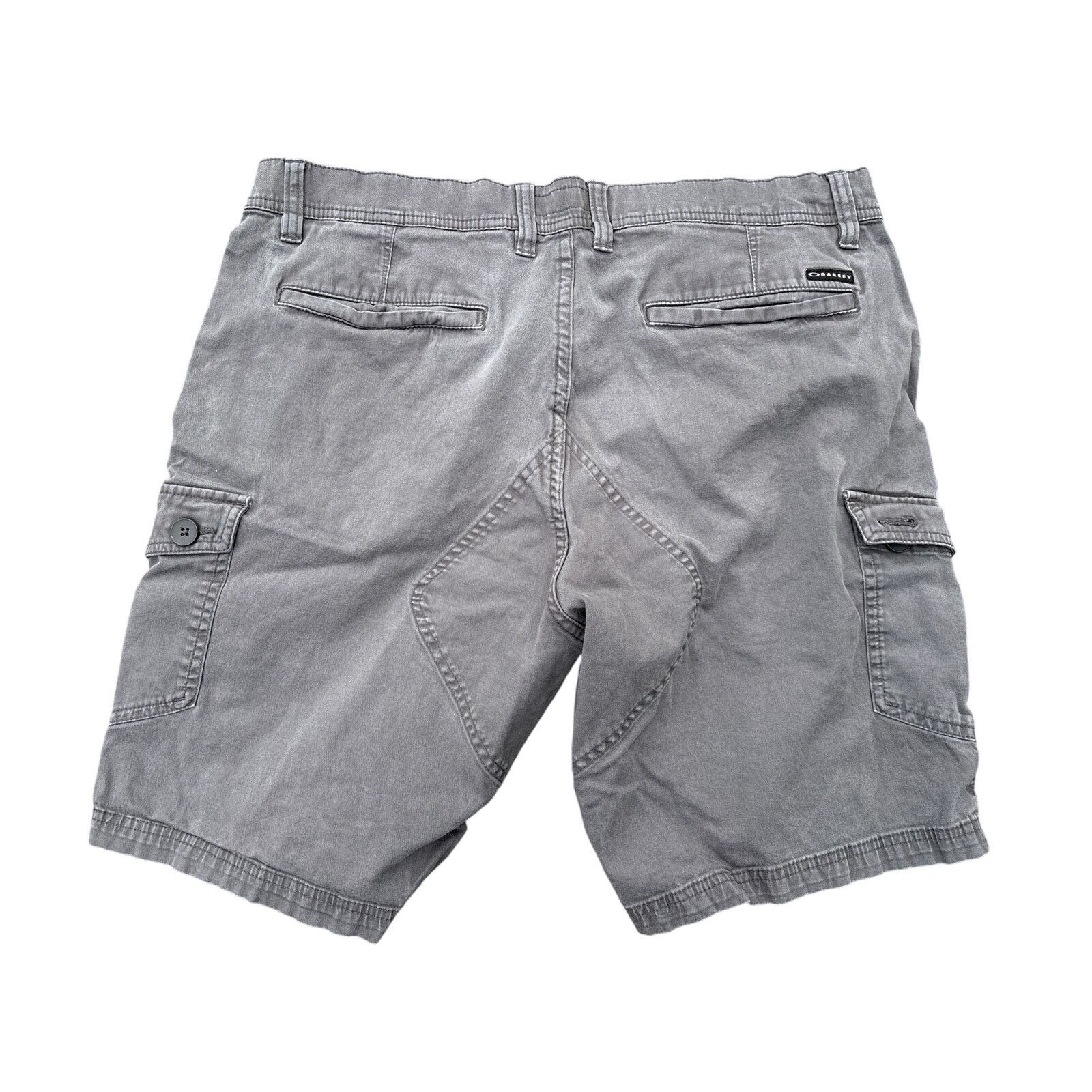 Oakley Oakley cargo shorts Grey regular fit 36 y2k grunge paint Size US 36 / EU 52 - 4 Thumbnail