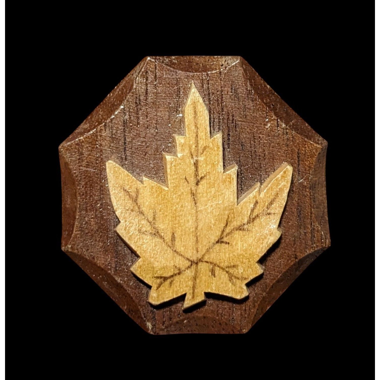 Other Vintage Wooden Hand Carved Maple Leaf Brooch Size ONE SIZE - 2 Thumbnail