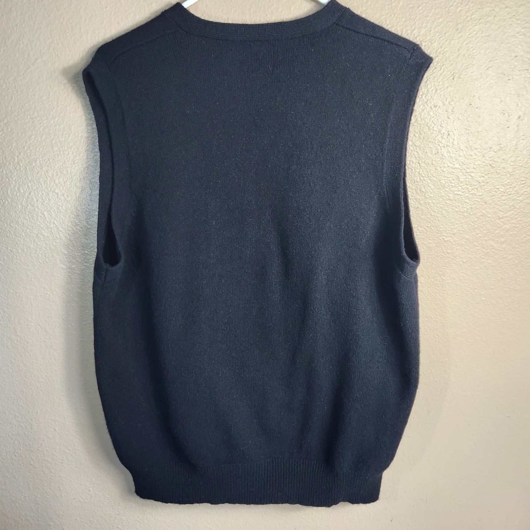 Gap VINTAGE Gap Mens |L| Black 100% Lambswool Knit V-Neck Vest Shirt Mens L Black Lambswool Knit V-Neck Vest Size US L / EU 52-54 / 3 - 3 Thumbnail