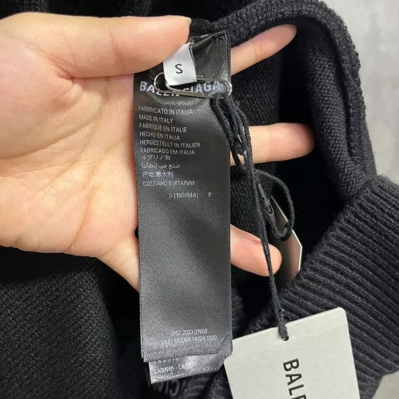 Balenciaga Balenciaga Black monogrammed Logo embroidered casual crewn Size S / US 4 / IT 40 - 4 Thumbnail