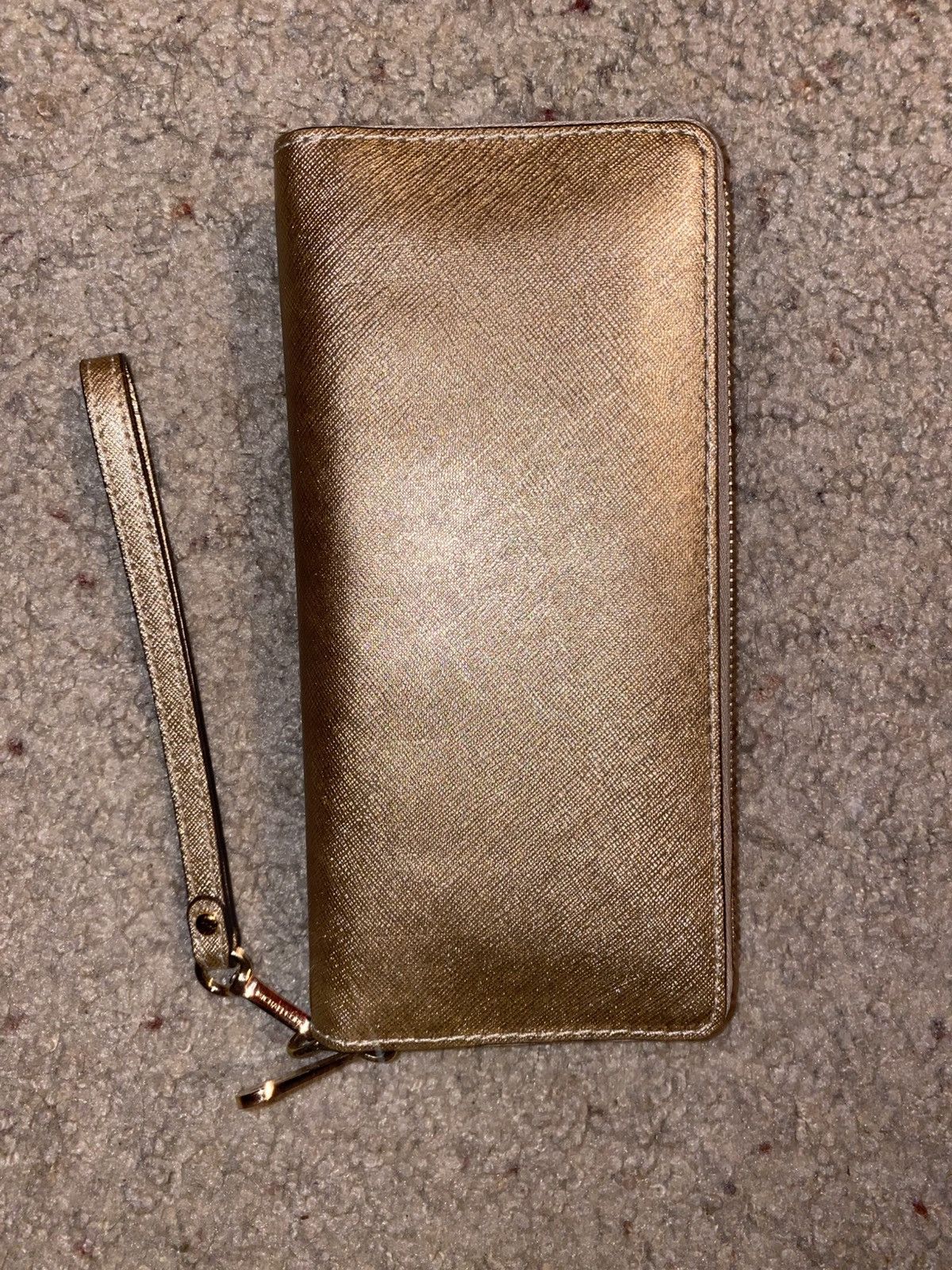 Michael Kors Michael Kors Gold Wristlet Wallet Size ONE SIZE - 2 Thumbnail