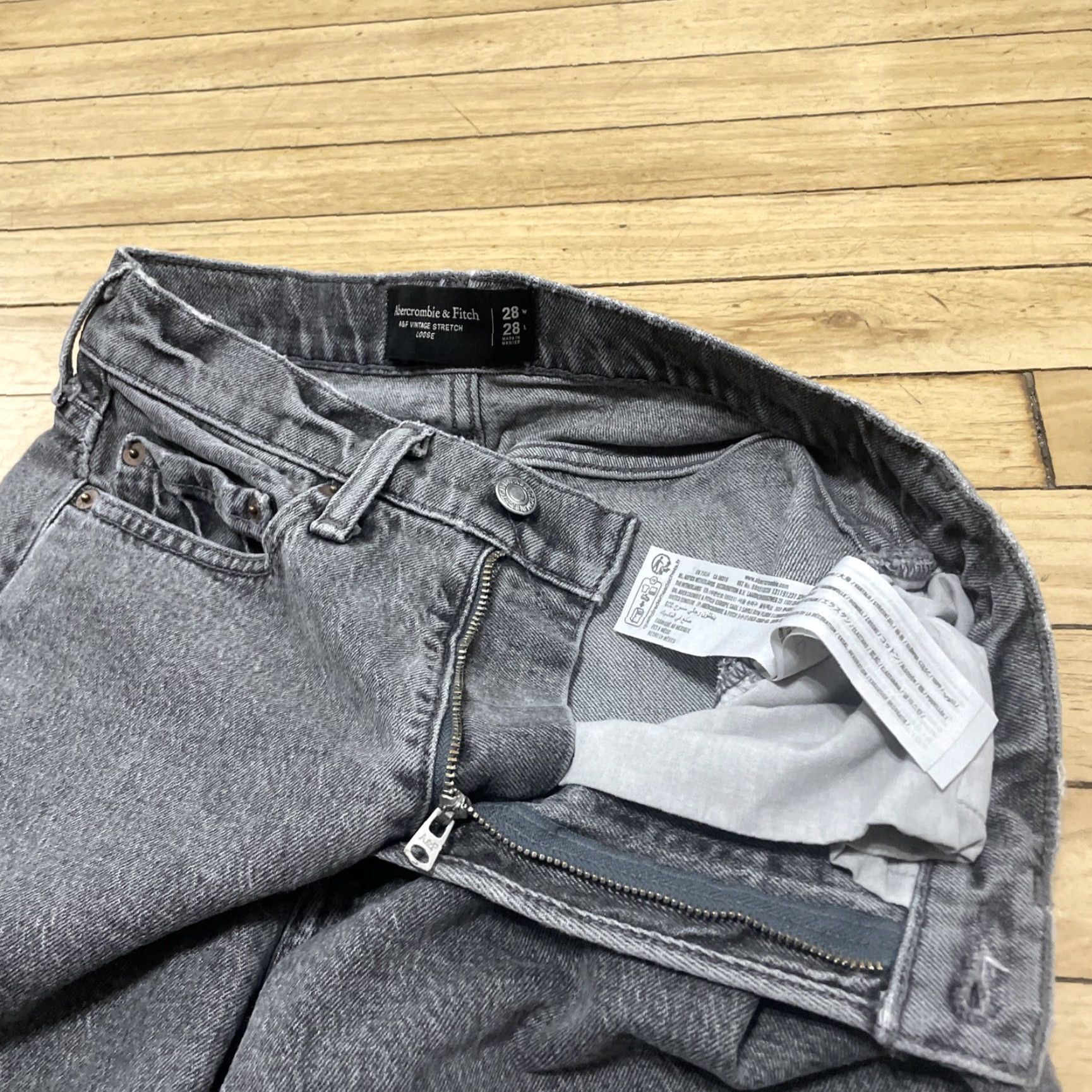 Abercrombie & Fitch Abercrombie & Fitch Jeans A&F Vintage Stretch Loose Gray Black Denim 28x28 90's Straight Jeans Mens Regular 5-Pocket Theme Vintage Streetwear Size US 28 / EU 44 - 6 Thumbnail