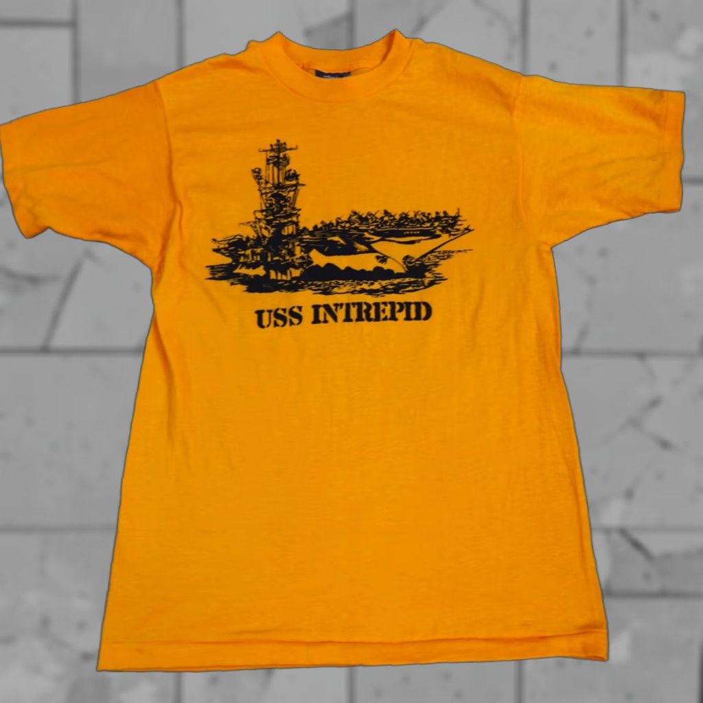 Vintage VINTAGE USS Intrepid T-shirt XS Yellow Men XS Crew Neck Short Sleeve Graphic Print 80s Size US XS / EU 42 / 0 - 1 Thumbnail