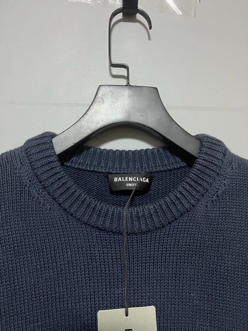 Balenciaga Balenciaga Balenciaga Crown Logo Sweater Size L-2506 Size US L / EU 52-54 / 3 - 4 Thumbnail