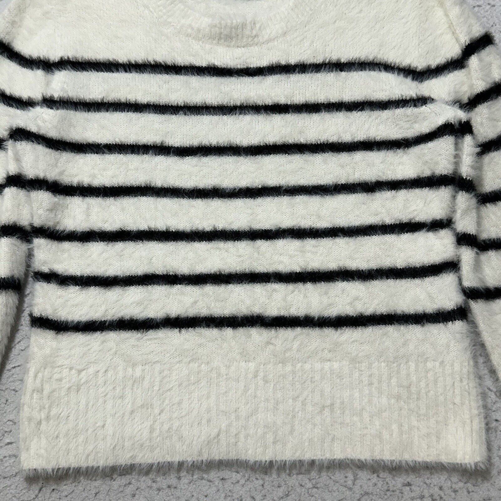 Old Navy Old Navy Small Crewneck White Black Striped Pullover Sweater Size S / US 4 / IT 40 - 5 Thumbnail