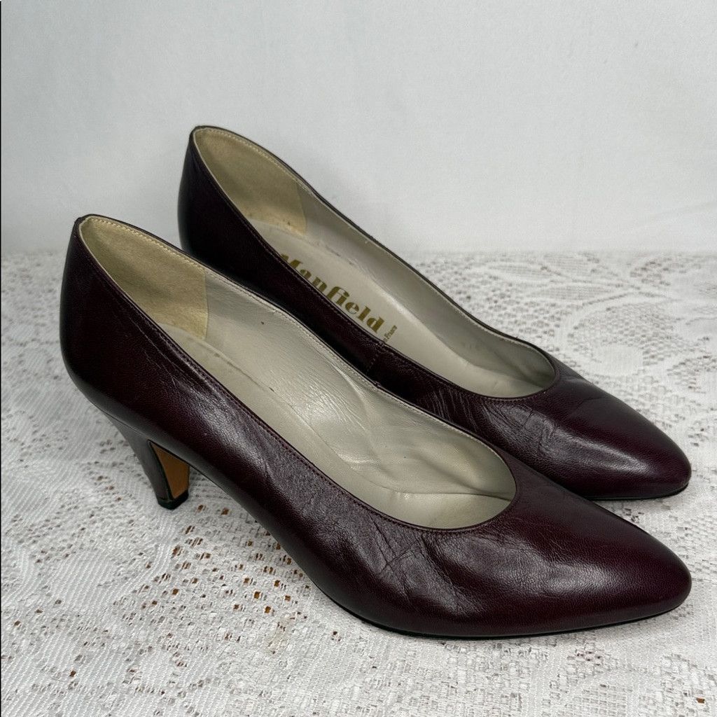 The Unbranded Brand Vintage Manfield France leather burgundy purple heels sz 8 Size US 8 / IT 38 - 1 Thumbnail
