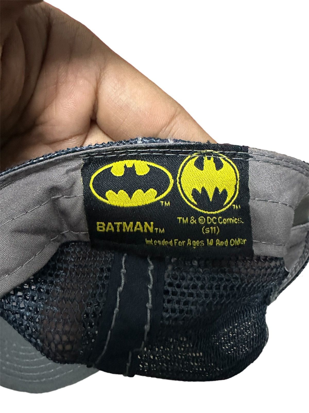 DC Comics Faded Design DC Comic Hat with Batman Logo Hat Size ONE SIZE - 8 Thumbnail