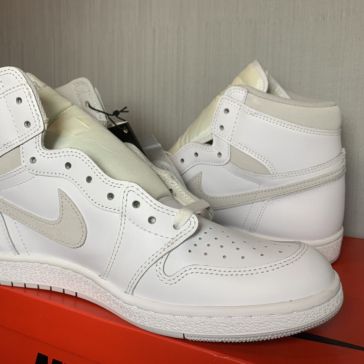 Jordan Brand × Nike Jordan 1 Retro High 85 Neutral Grey Size US 11 / EU 44 - 13 Thumbnail