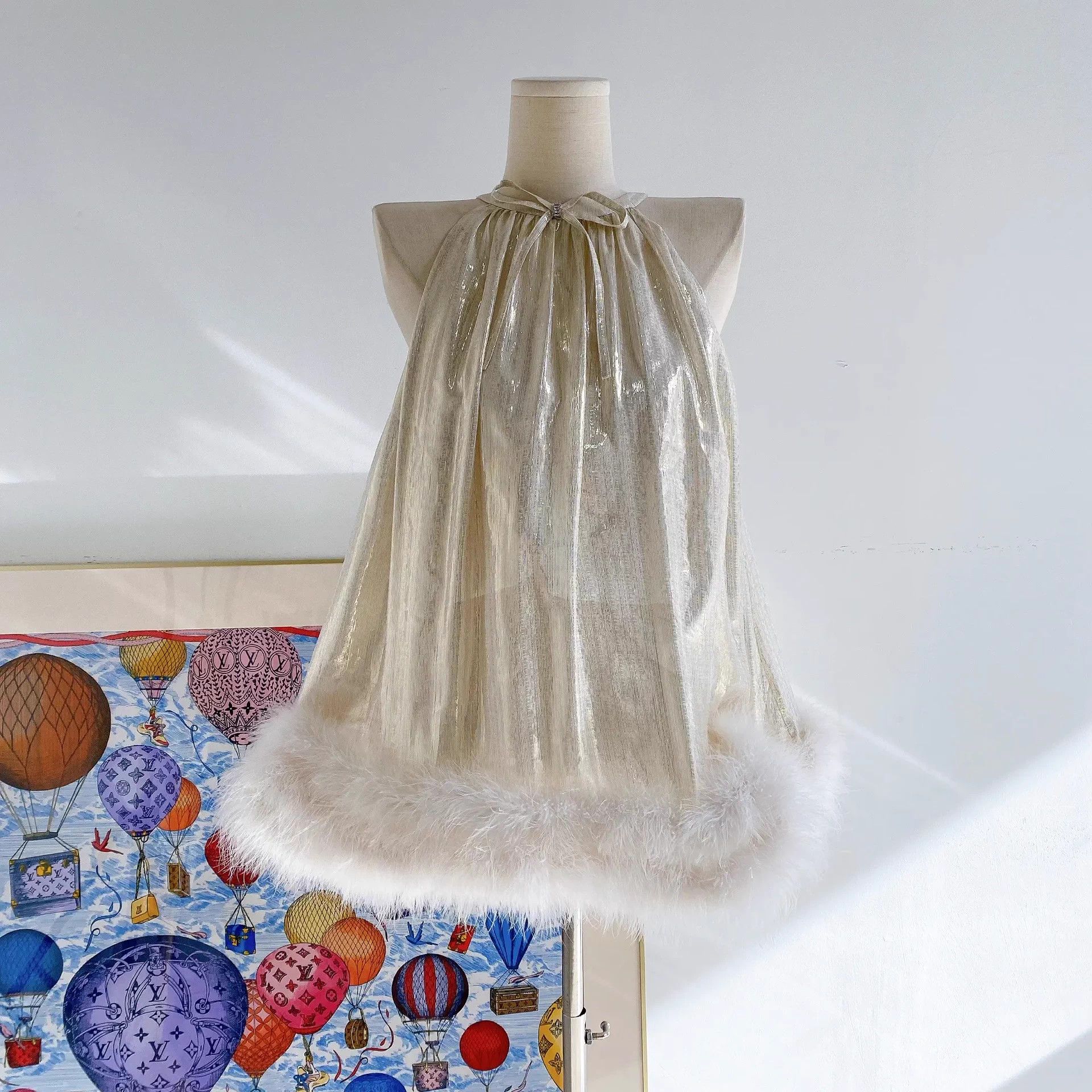 Other Nana Jacqueline Sleeveless Feather Dress & Shorts S Size S / US 4 / IT 40 - 1 Thumbnail