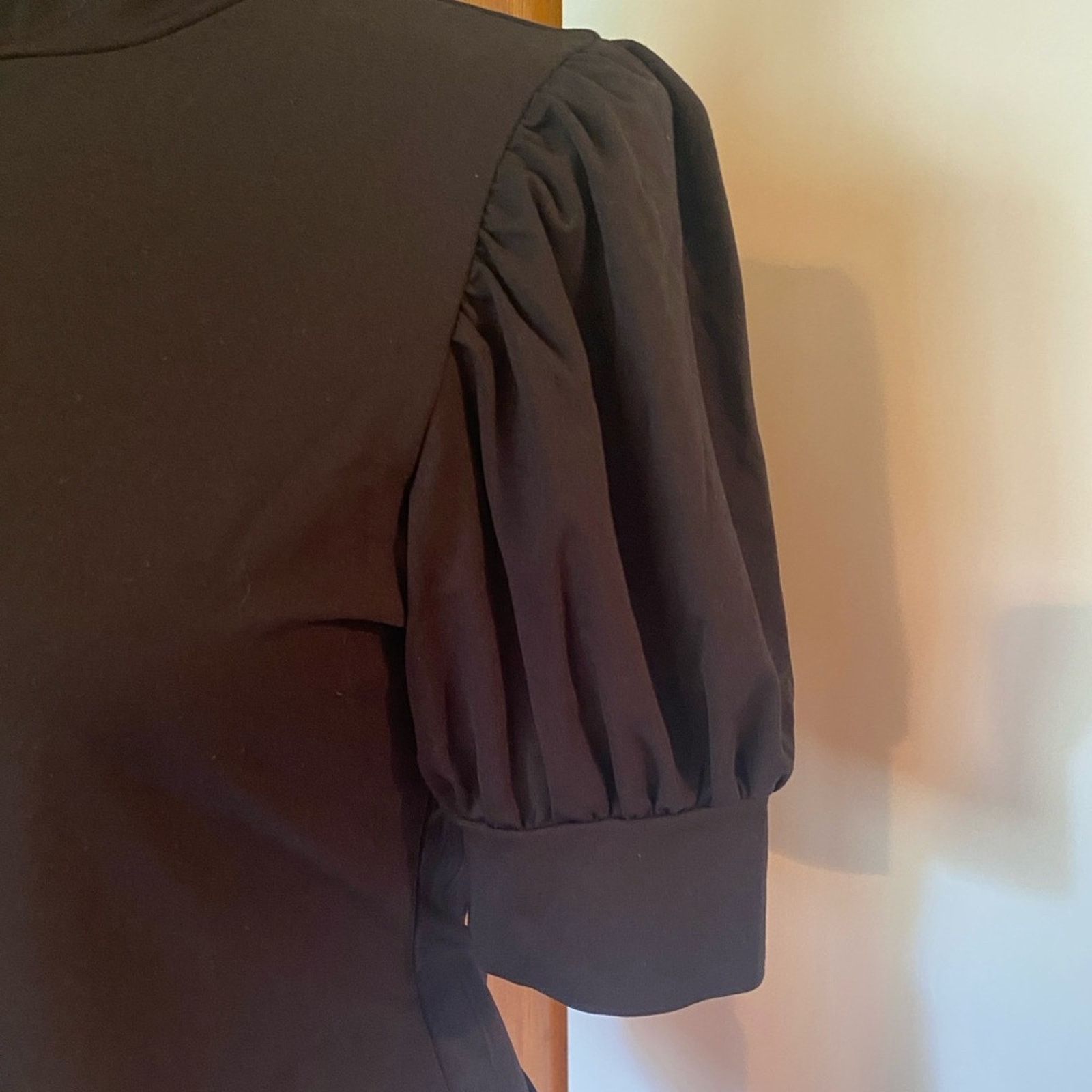 Ann Taylor Ann Taylor Black Puff Sleeve Turtleneck Blouse Size S / US 4 / IT 40 - 3 Thumbnail