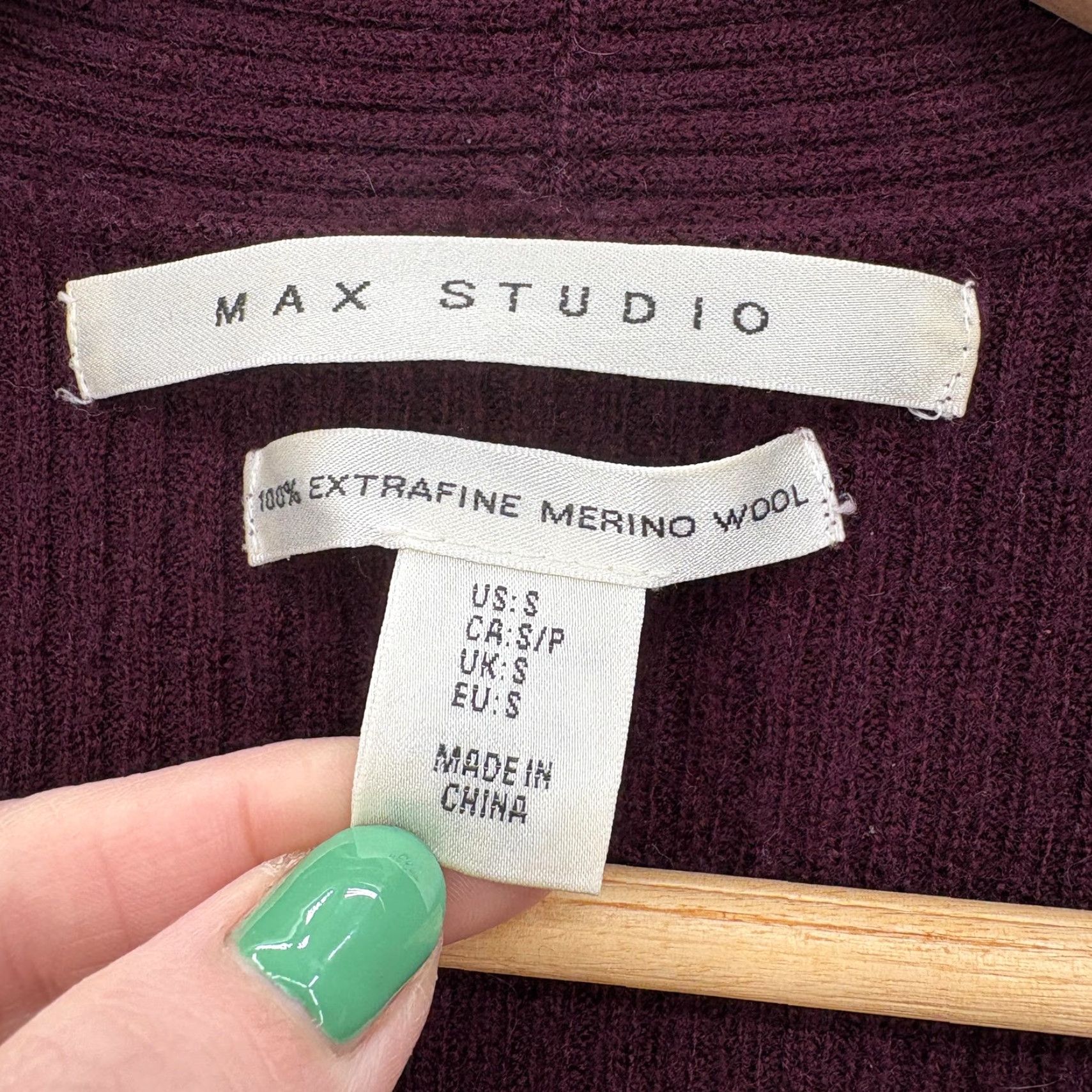 Vintage Max Studio Cardigan Sweater Womens Small Purple 100% Merino Wool Open Front Cozy V-Neck Knit Solid Regular Fall Casual Mens Womens Girls Boys Size S / US 4 / IT 40 - 4 Thumbnail