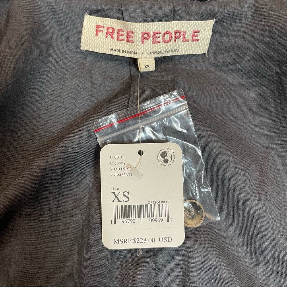 Free People NWT New $228 Free People Velvet Faye Ebony Jacket Size XS Size XS / US 0-2 / IT 36-38 - 6 Thumbnail