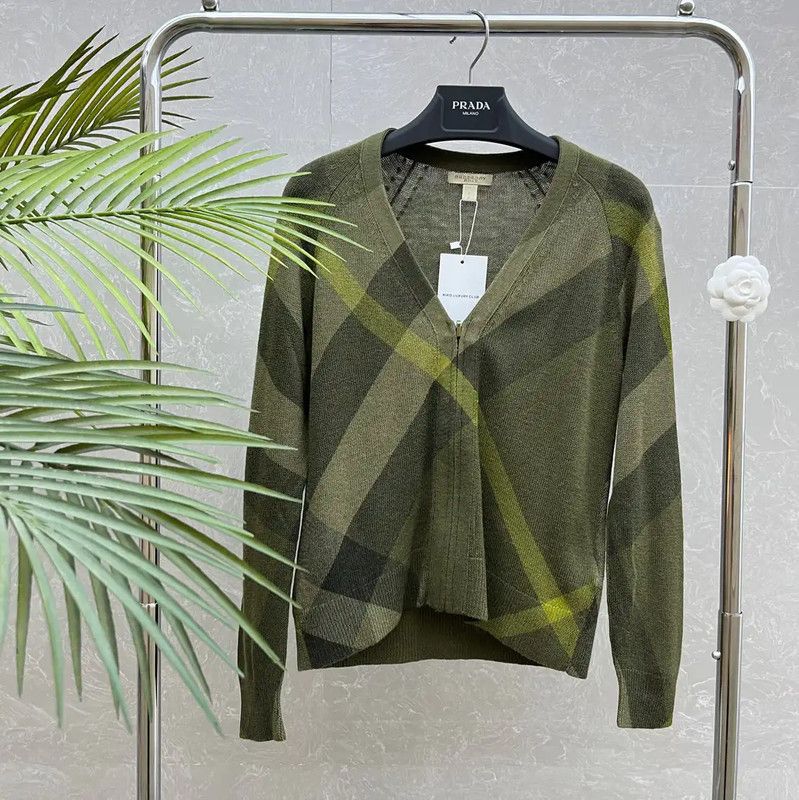 Burberry Burberry Military Green Cashmere Blend Cardigan Size S / US 4 / IT 40 - 1 Thumbnail