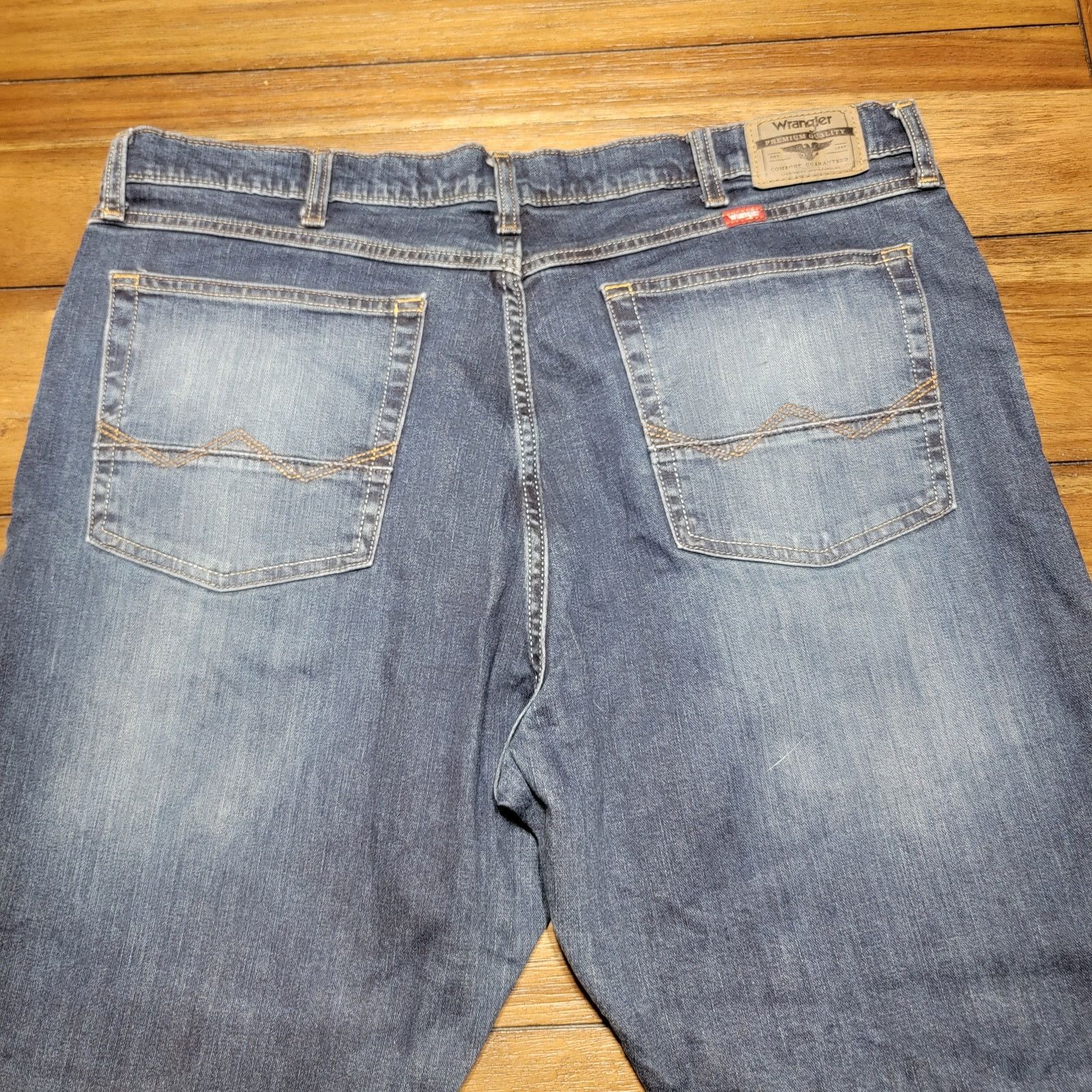 Wrangler Wrangler Relaxed Boot Denim Jeans - Size 40/30 Size US 40 / EU 56 - 4 Thumbnail