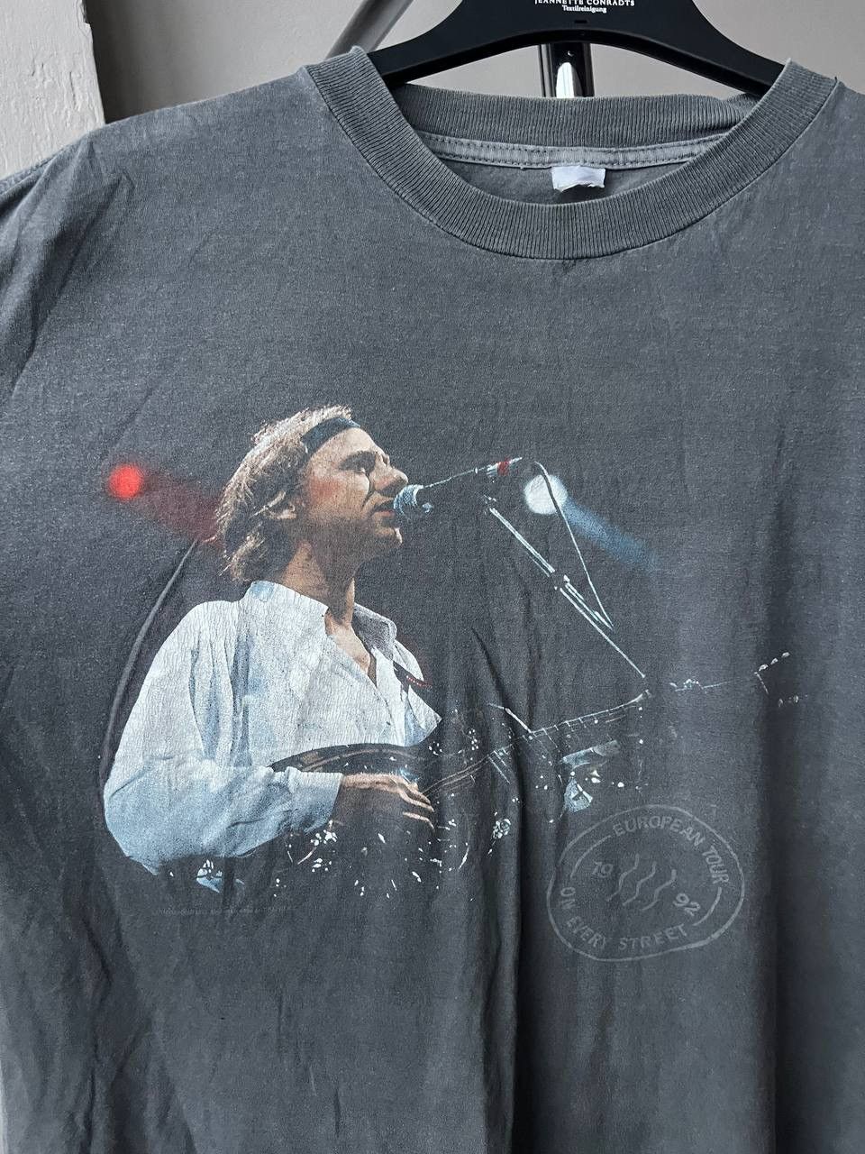 Vintage 90’S DIRE STRAITS ON EVERY STREET EUROPEAN TOUR 1992 TSHIRT Size US L / EU 52-54 / 3 - 8 Thumbnail