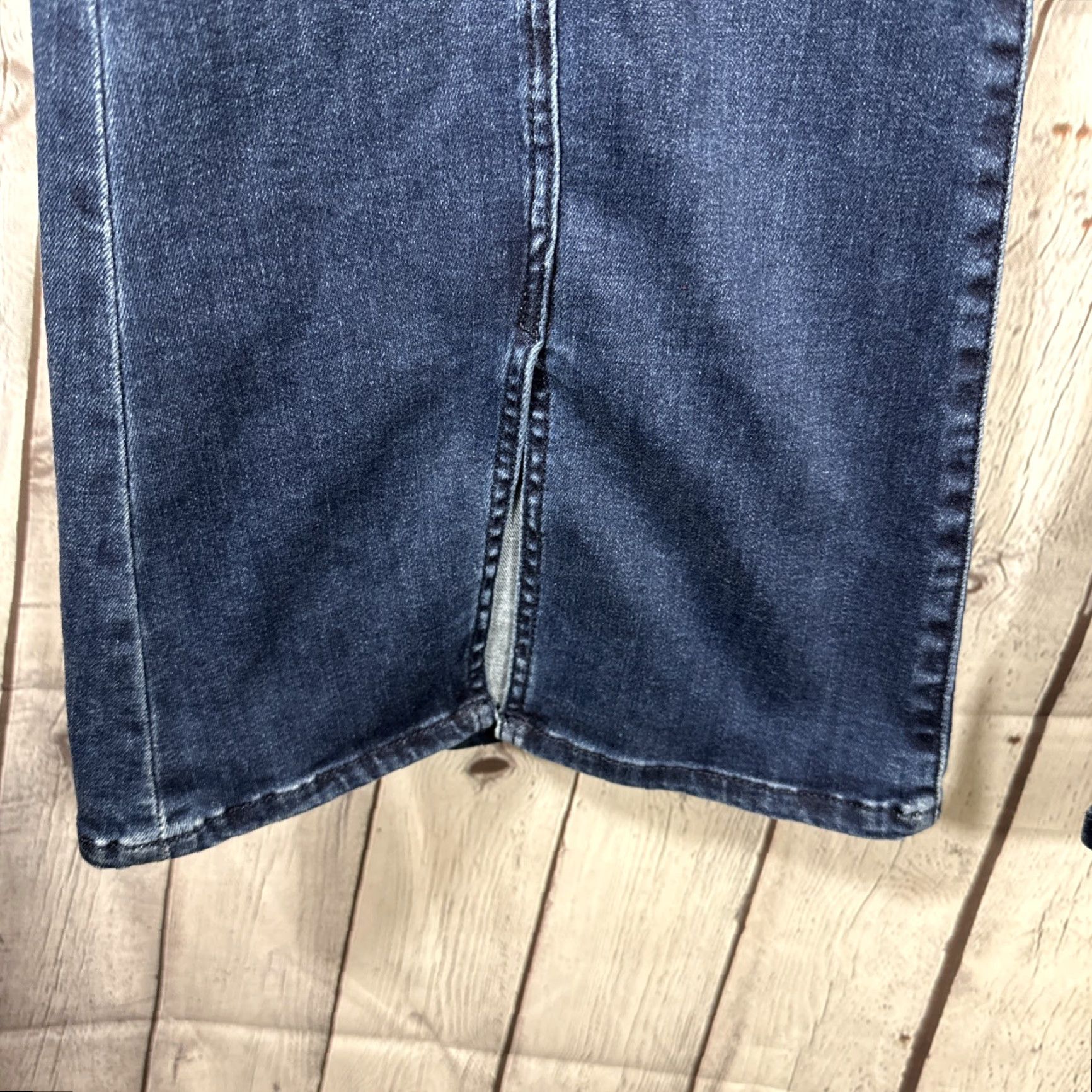 American Eagle Outfitters **American Eagle Outfitters Women's 10 Blue Flare Jeans Vintage N/A** User: **American Eagle Outfitters Women's 10 Blue Flare Jeans** Size 32" / US 10 / IT 46 - 3 Thumbnail