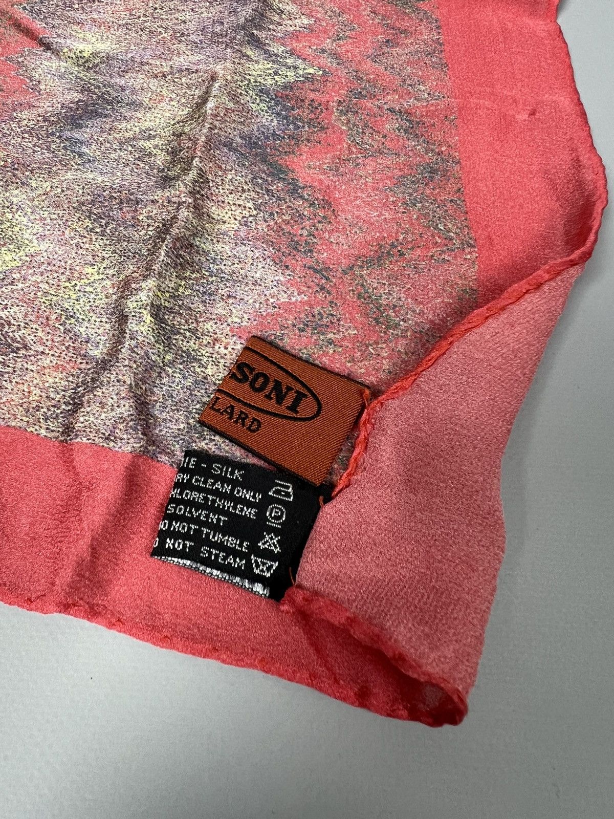 Missoni (44x44cm) Rare Missoni silk scarf geometric print Size ONE SIZE - 2 Thumbnail